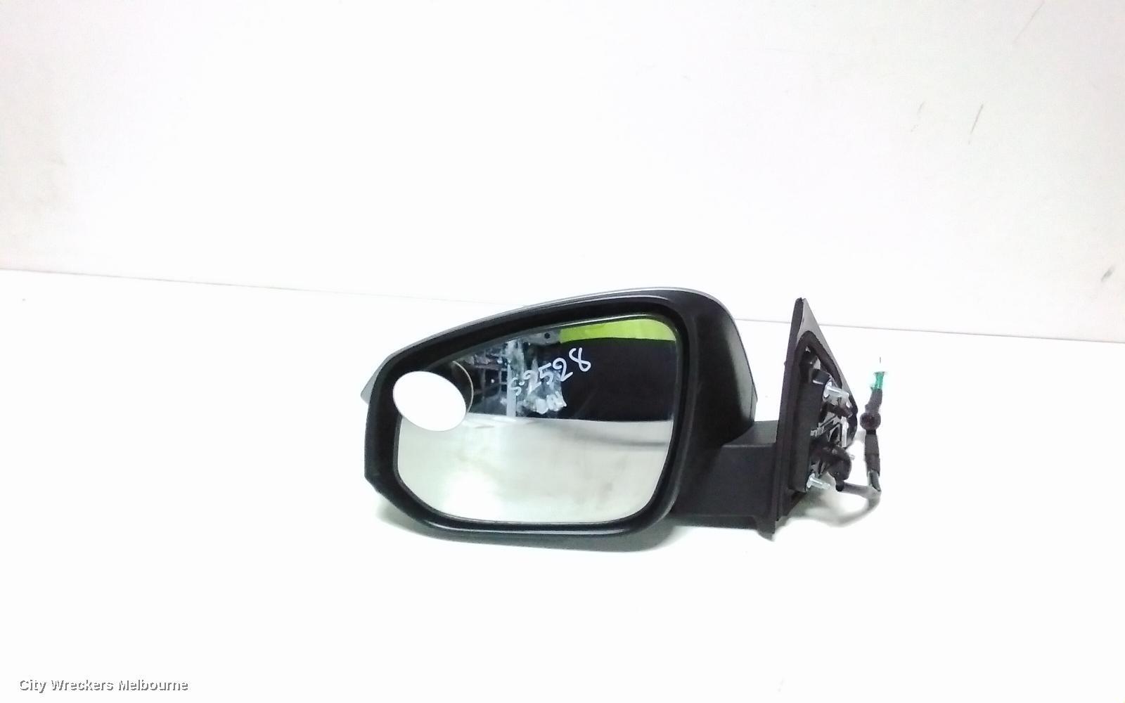 TOYOTA KLUGER 2015 Left Door Mirror