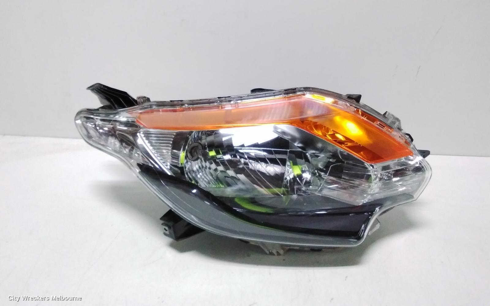 MITSUBISHI TRITON 2017 Right Headlamp