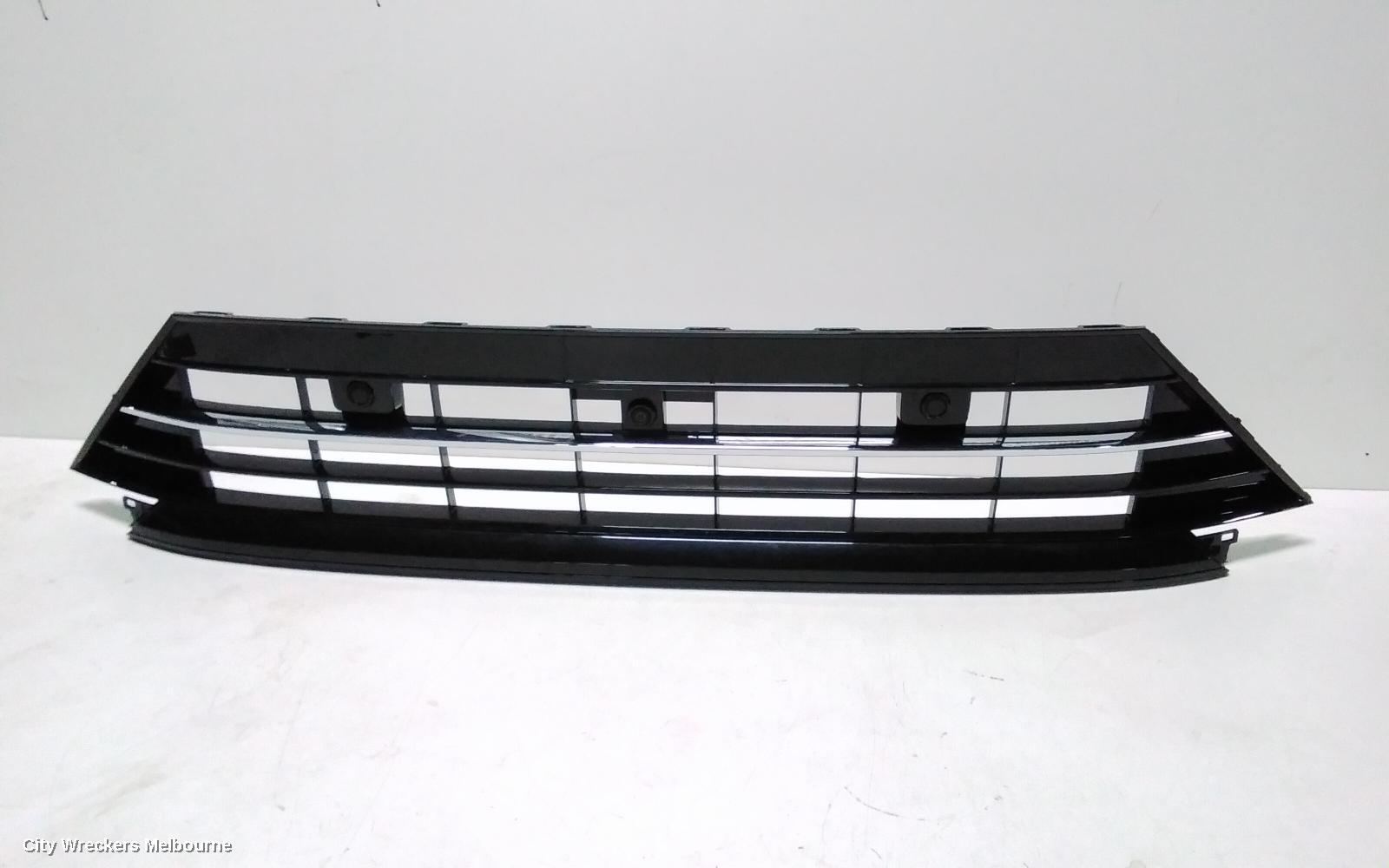 VOLKSWAGEN TIGUAN 2019 Grille