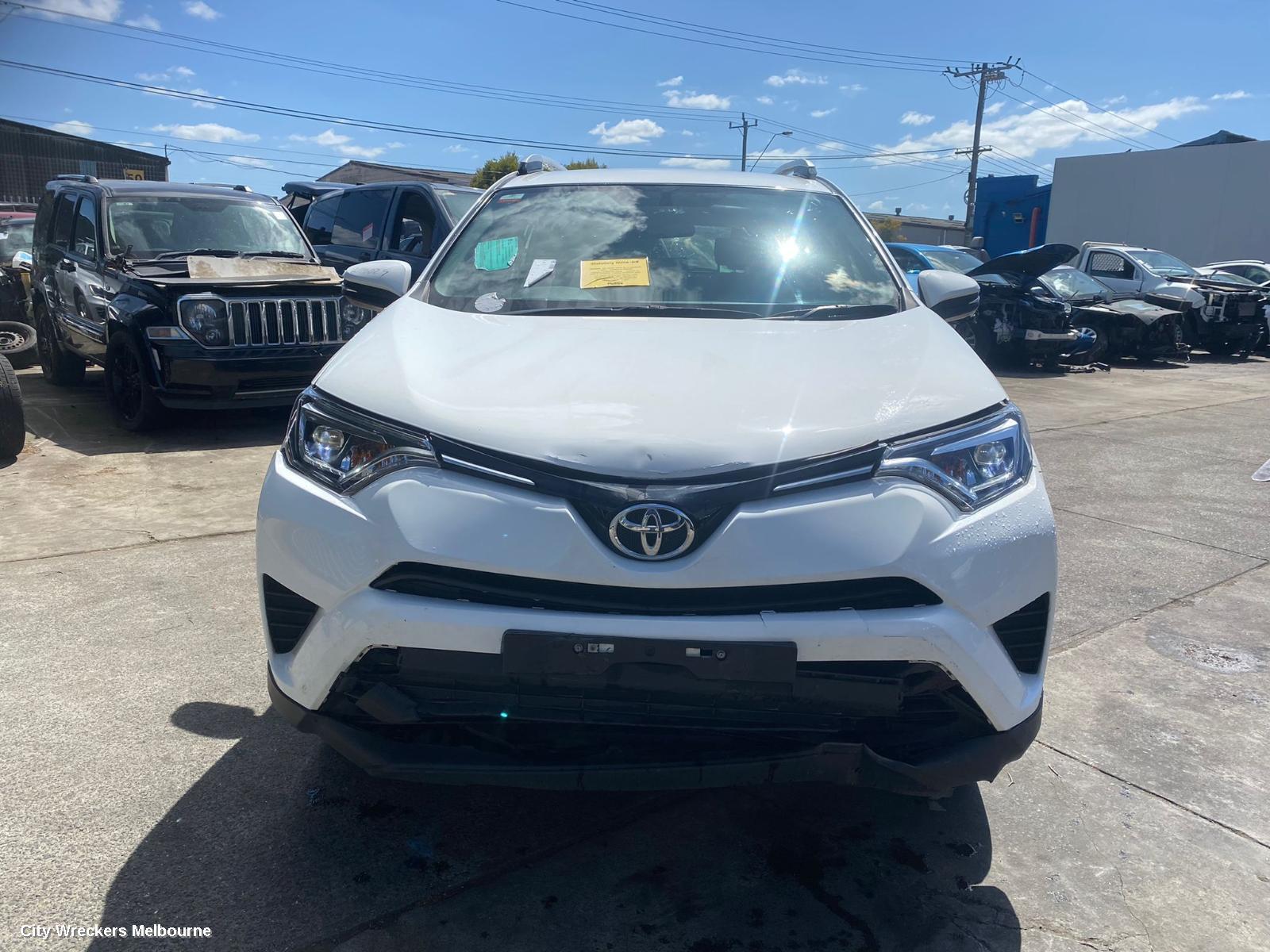 TOYOTA RAV4 2017 Grille