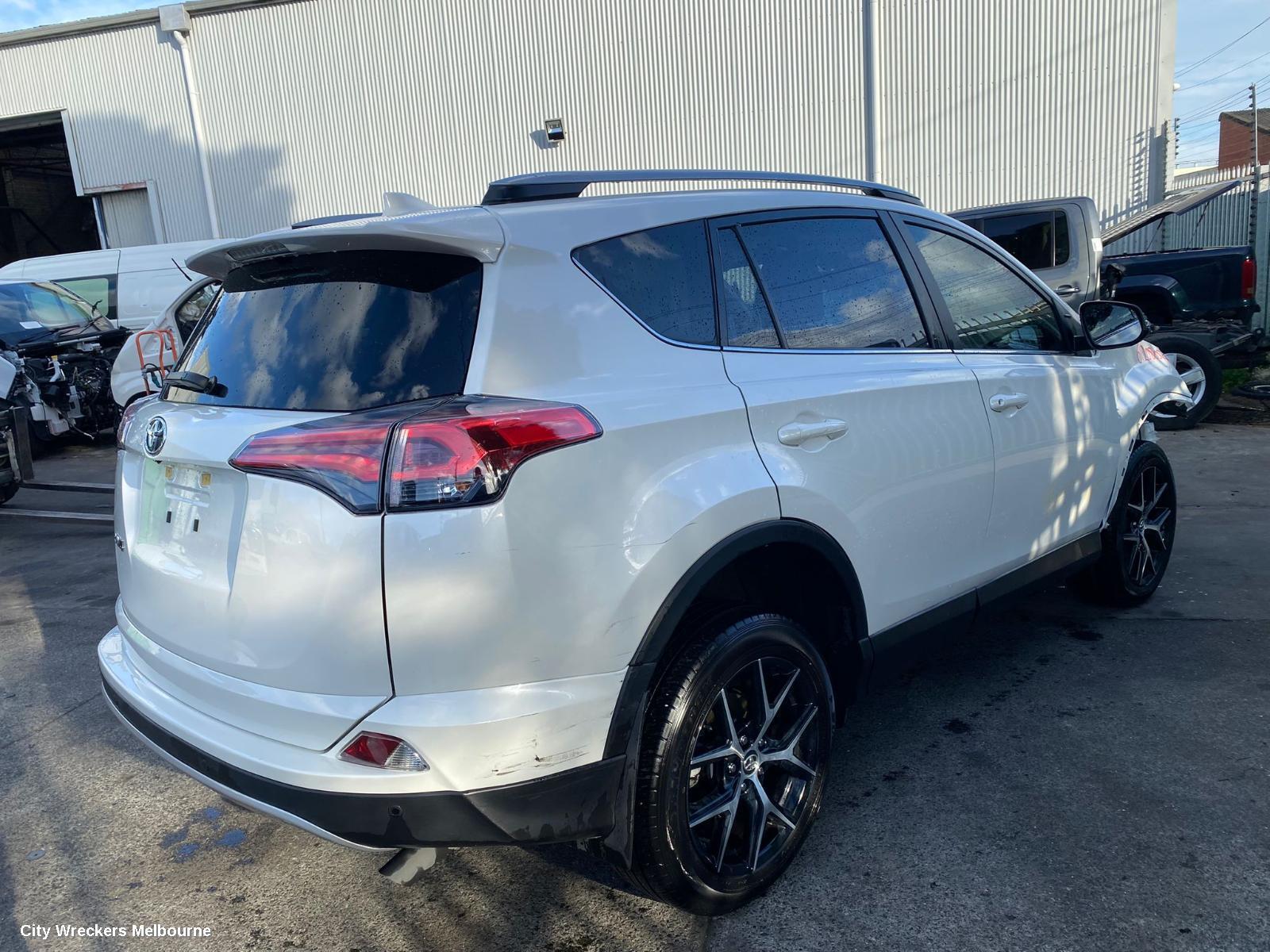 TOYOTA RAV4 2018 Mount