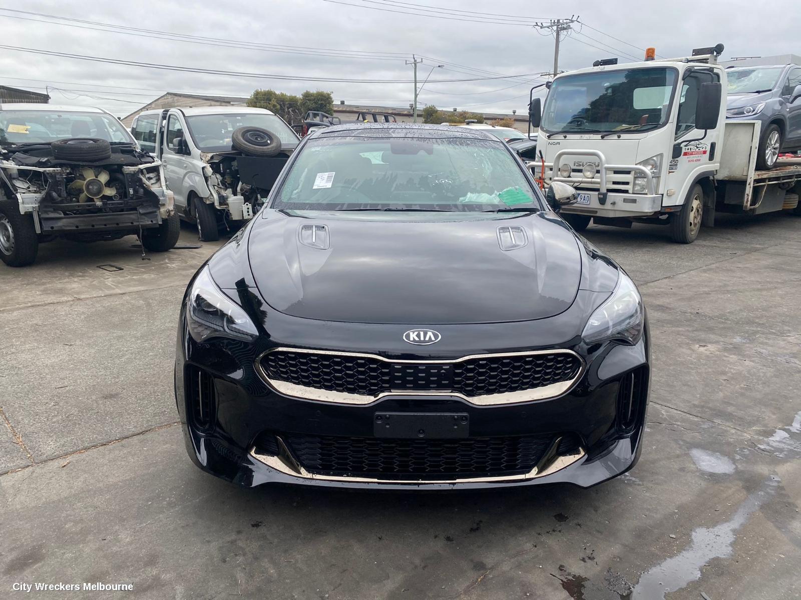 KIA STINGER 2018 Right Taillight