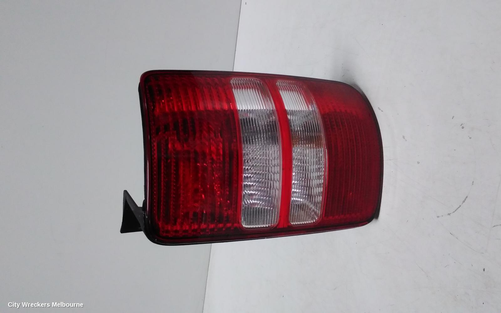 VOLKSWAGEN CADDY 2013 Right Taillight