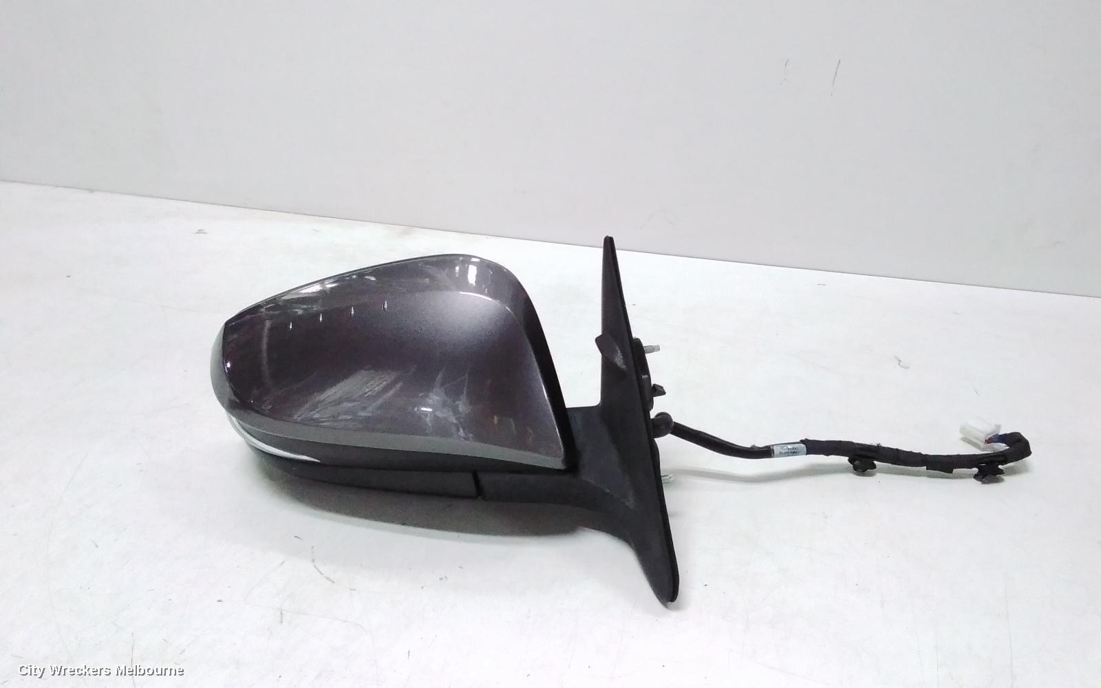 TOYOTA KLUGER 2014 Right Door Mirror