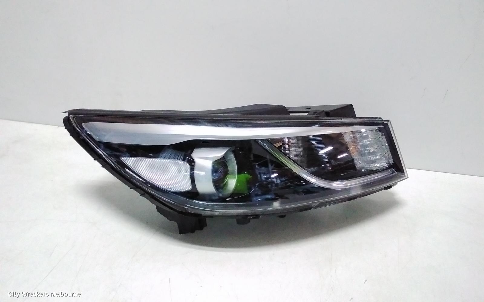 KIA CARNIVAL/GRAND CARNIVAL 2017 Right Headlamp