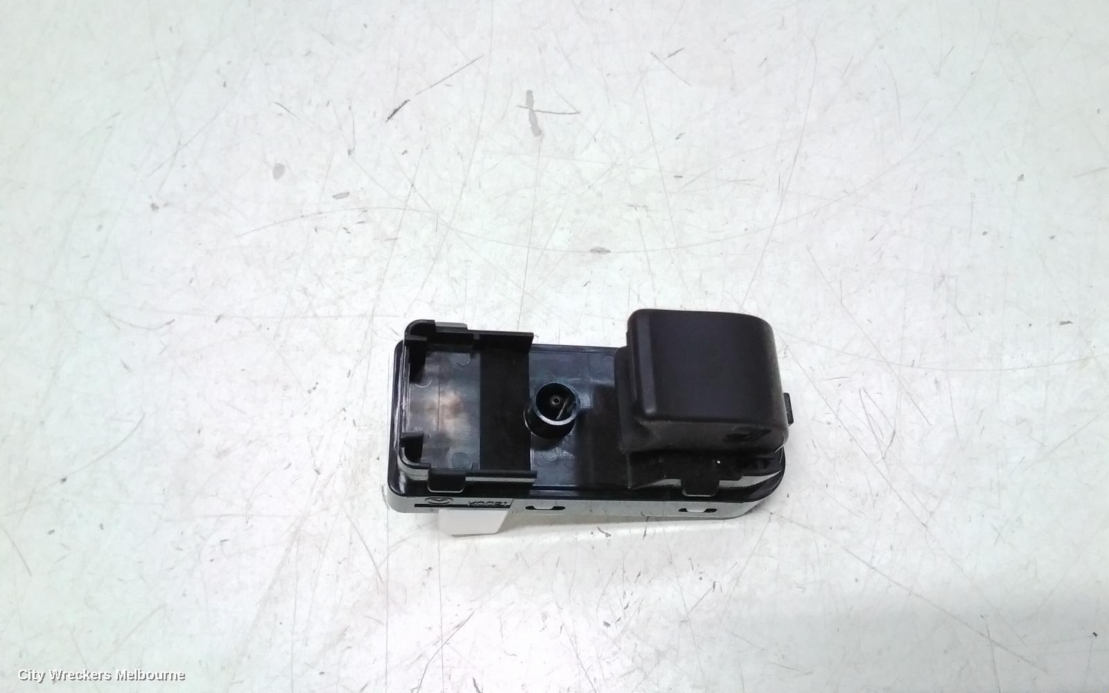 MAZDA CX3 2021 Pwr Dr Wind Switch