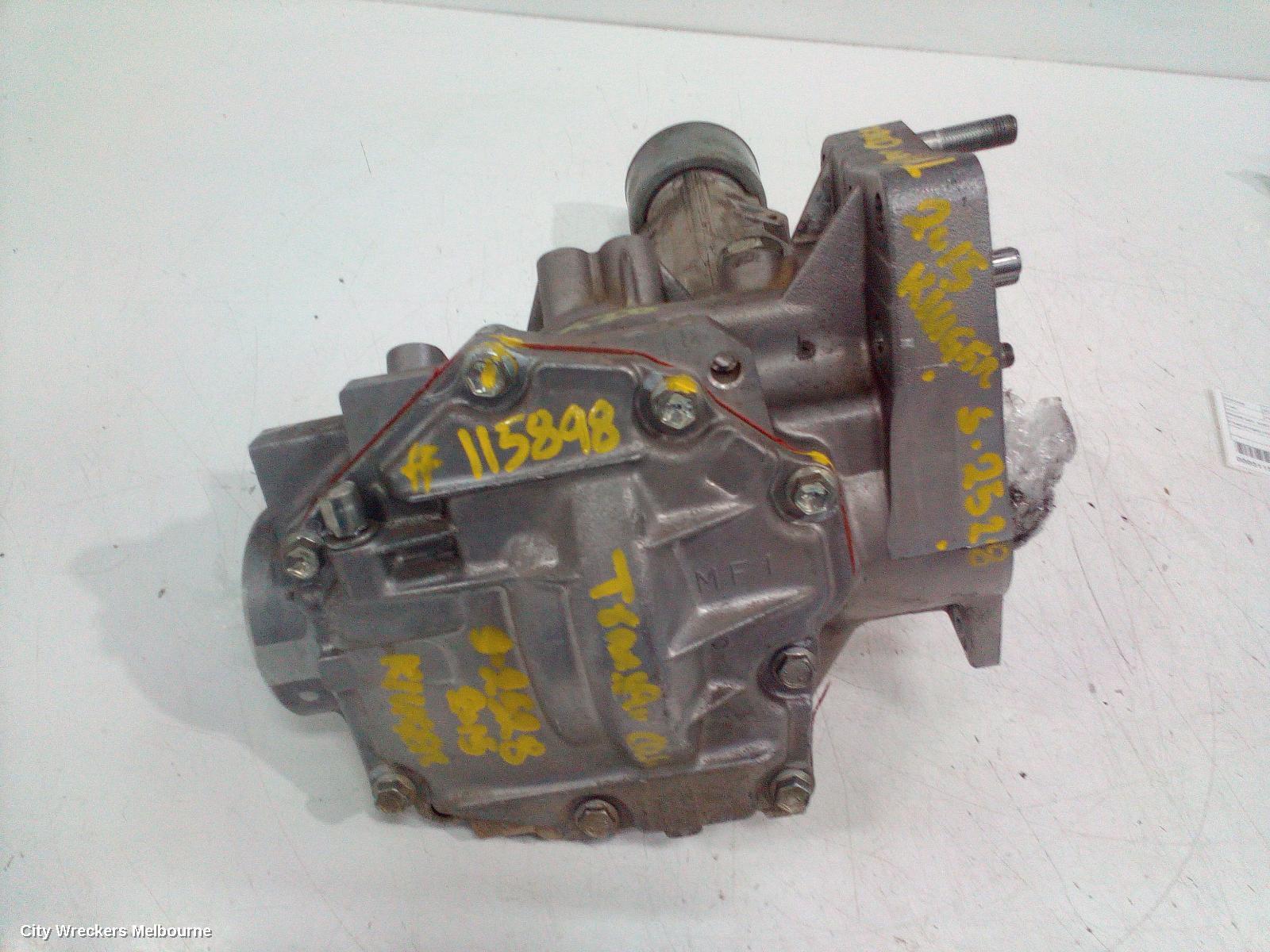 TOYOTA KLUGER 2015 Transfer Case