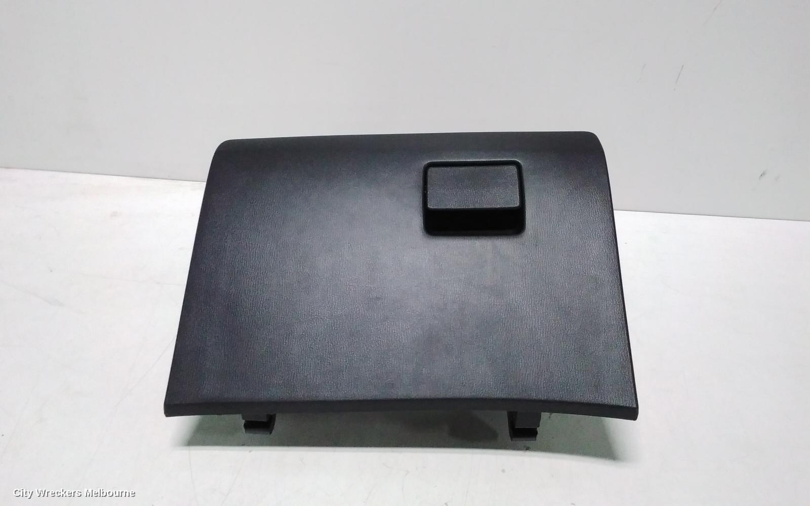 MAZDA CX9 2022 Glove Box