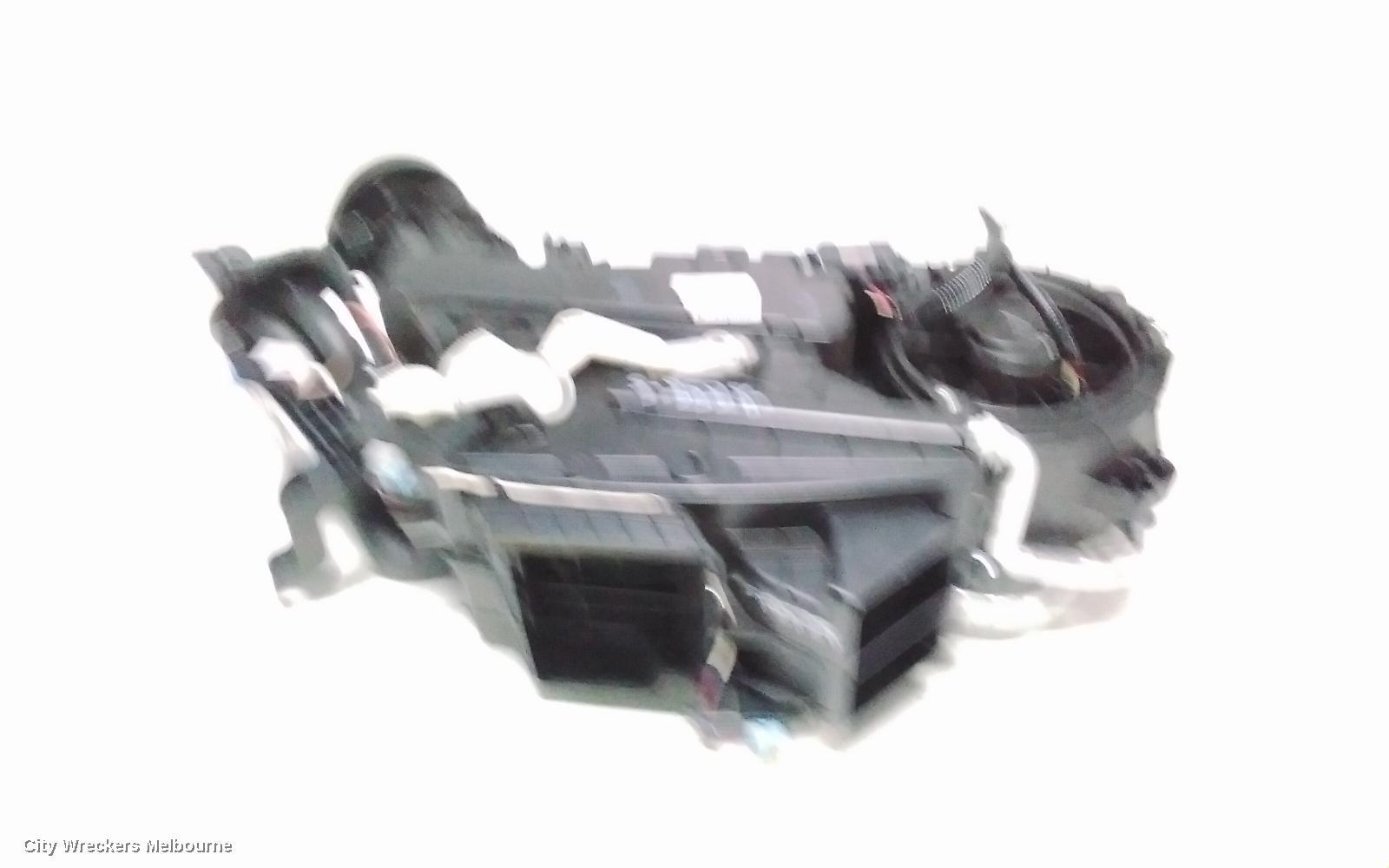 TOYOTA KLUGER 2015 Heater Fan Motor