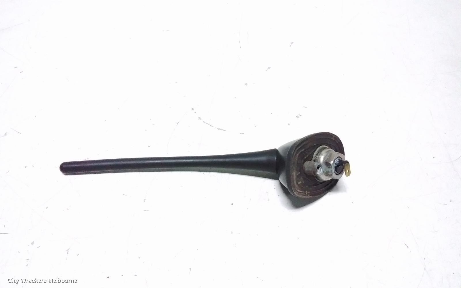 FORD TERRITORY 2012 Antenna