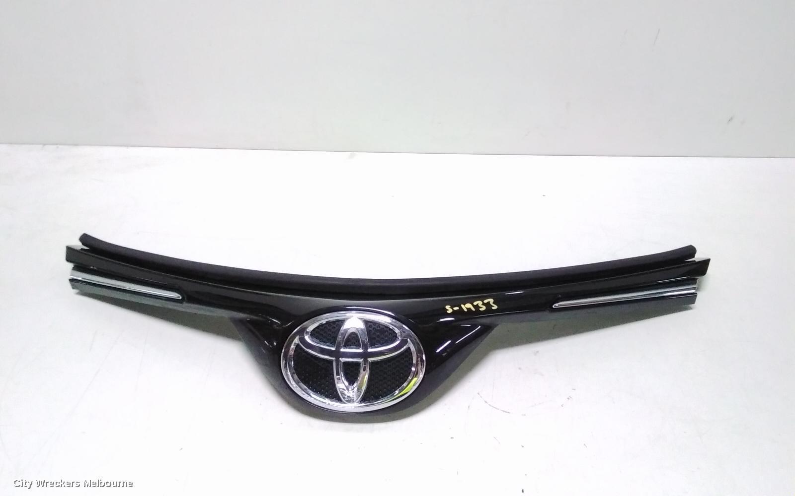 TOYOTA RAV4 2017 Grille