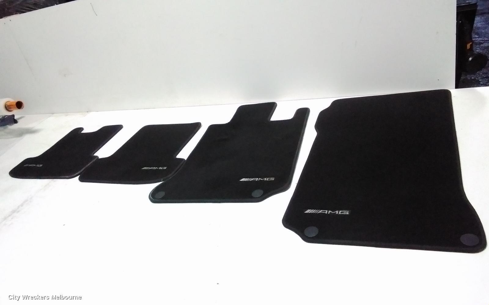 MERCEDES C CLASS 2012 Floor Mats