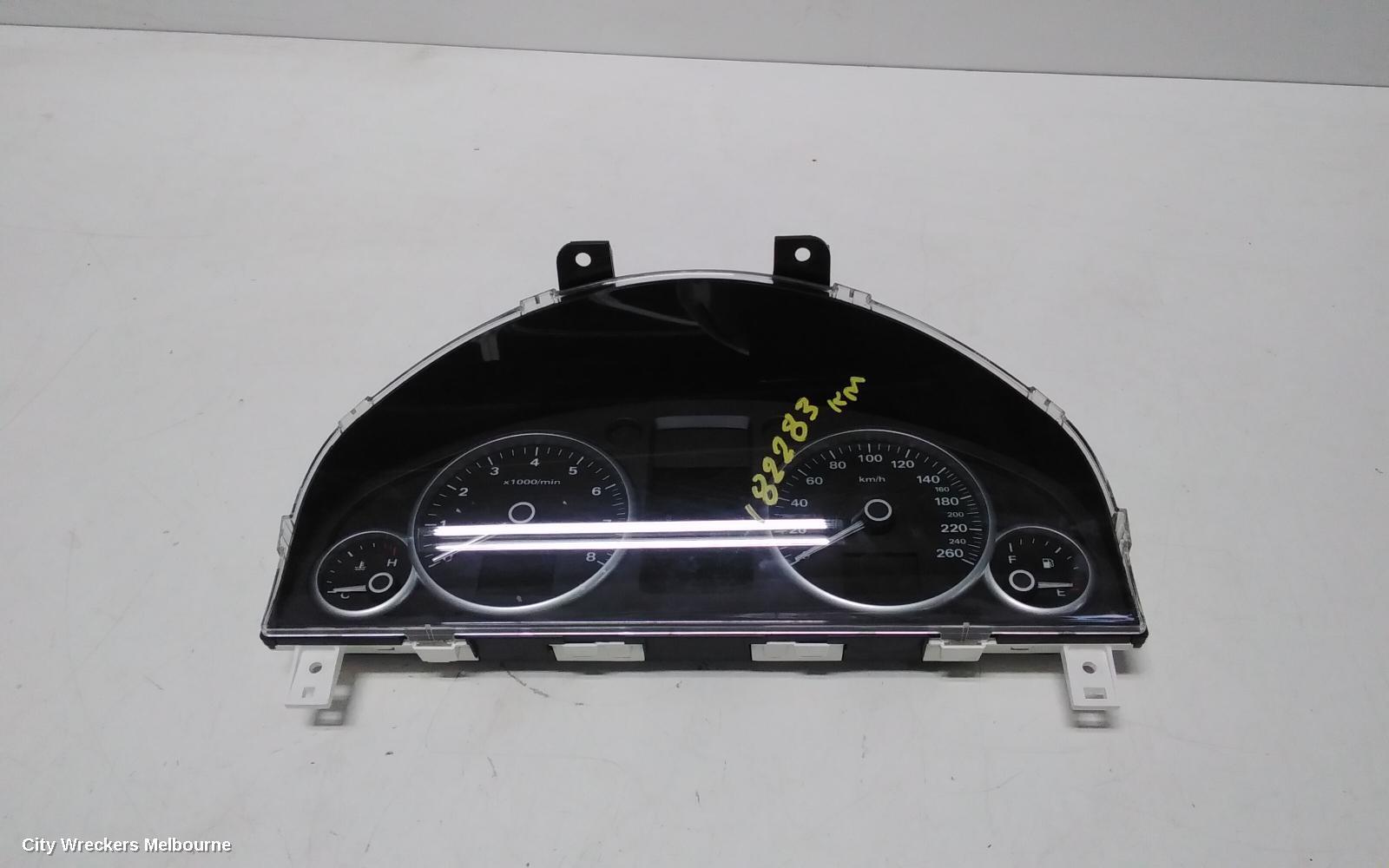 HOLDEN COMMODORE 2010 Instrument Cluster