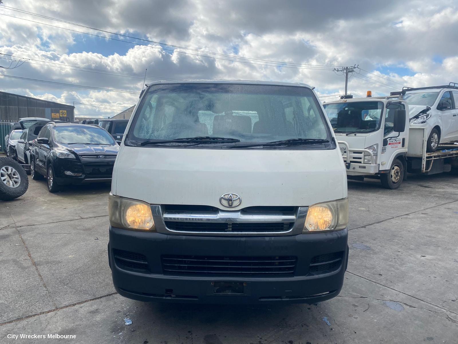 TOYOTA HIACE 2006 Grille