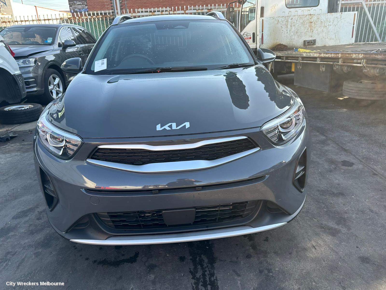 KIA STONIC 2023 Right Guard