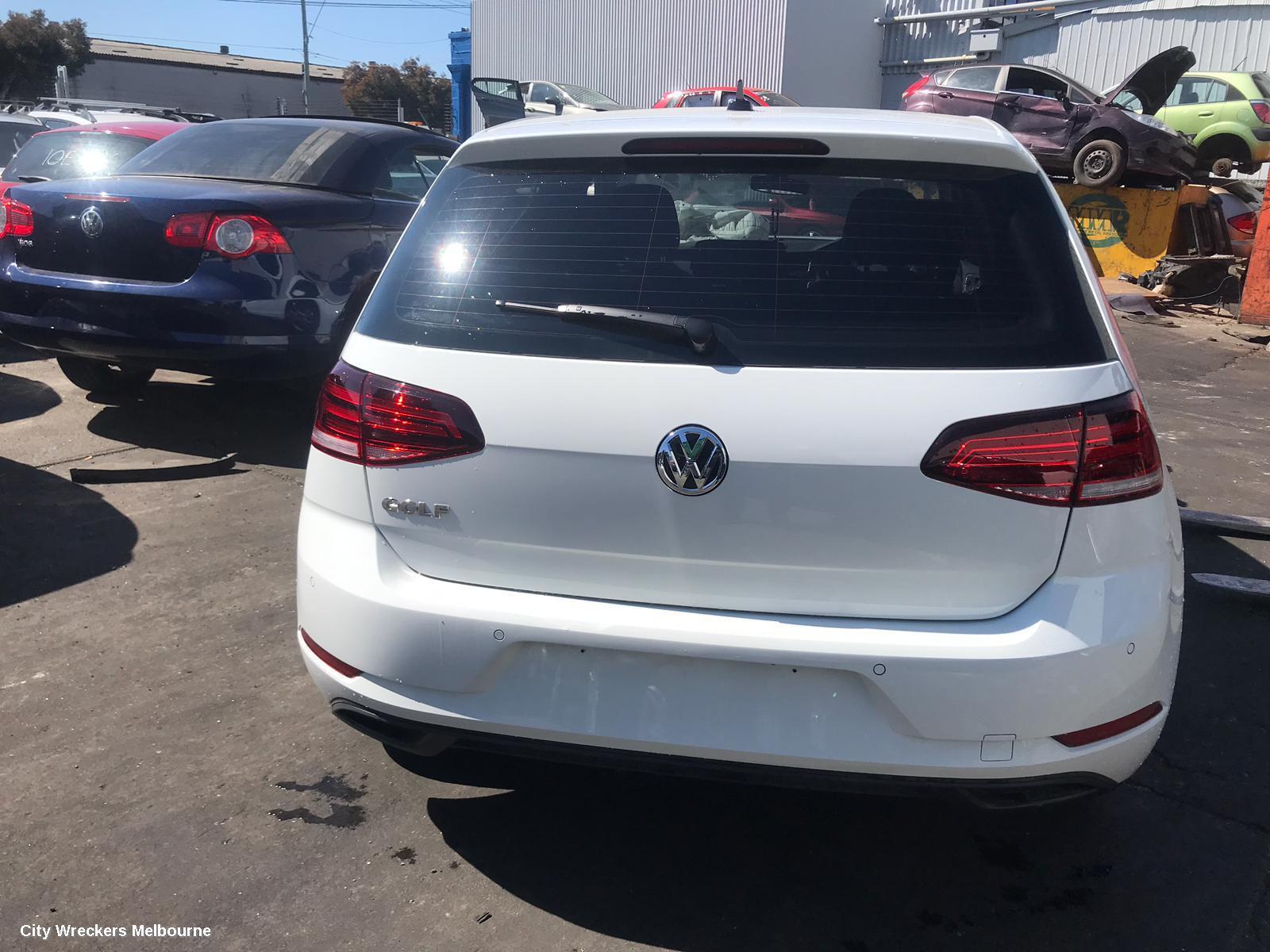 VOLKSWAGEN GOLF 2019 Left Front Door