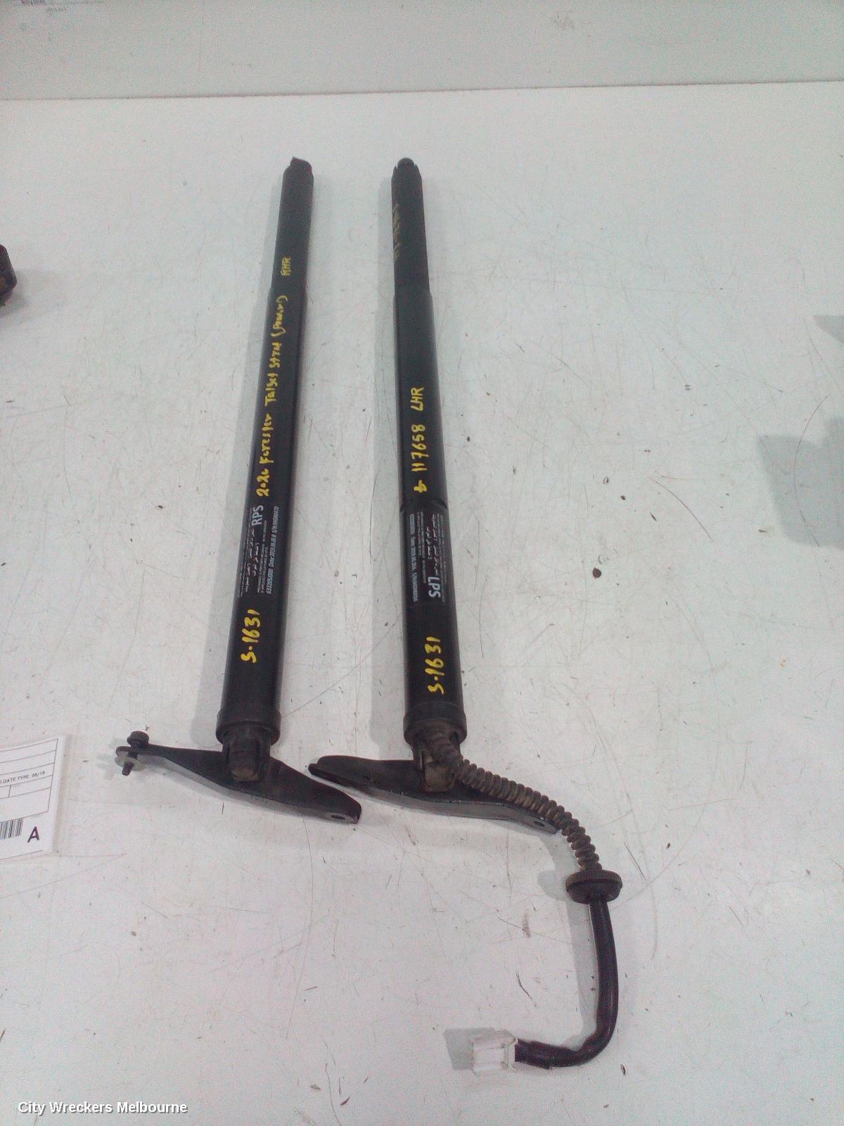 SUBARU FORESTER 2020 Hatch Strut