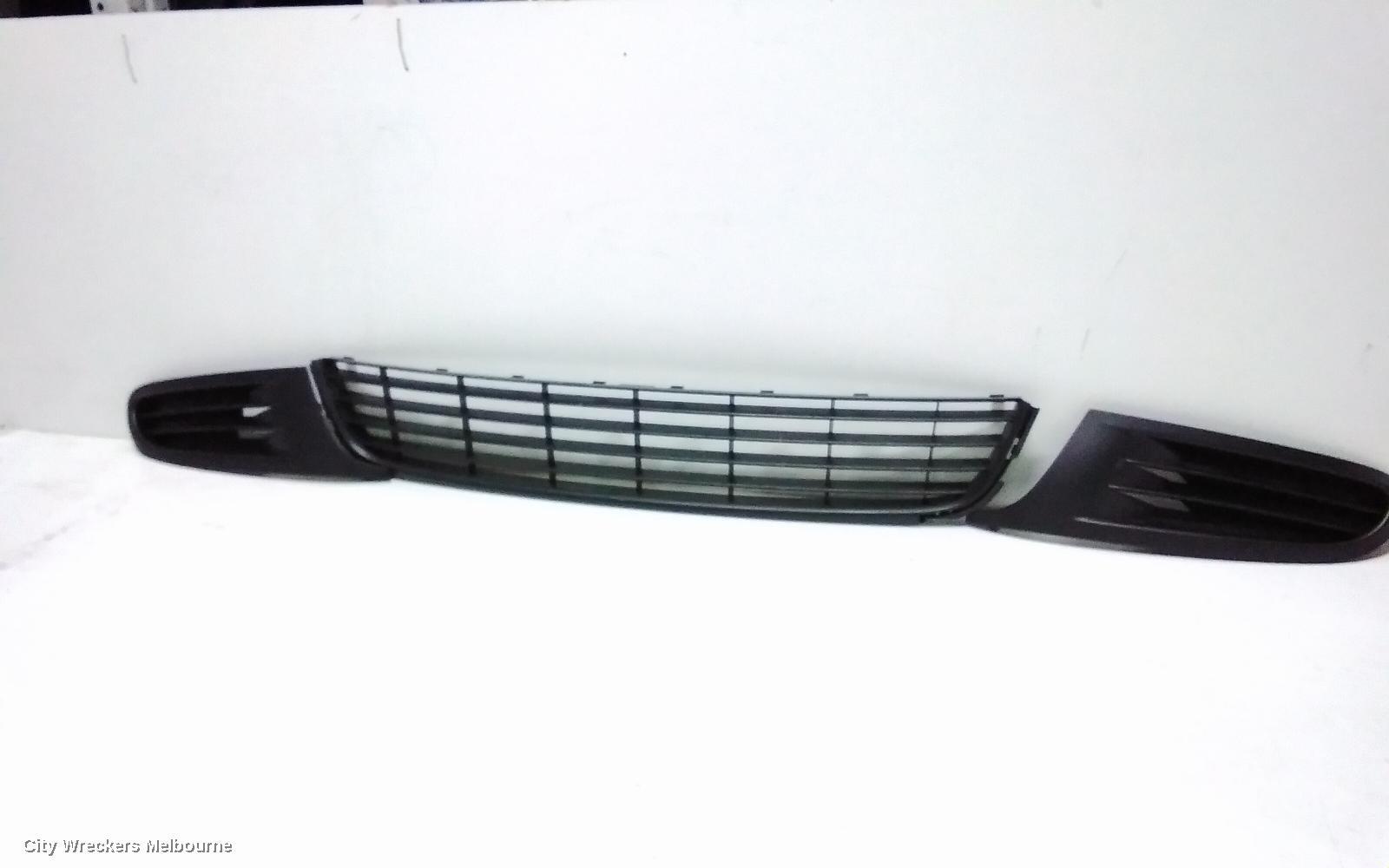 VOLKSWAGEN GOLF 2010 Grille