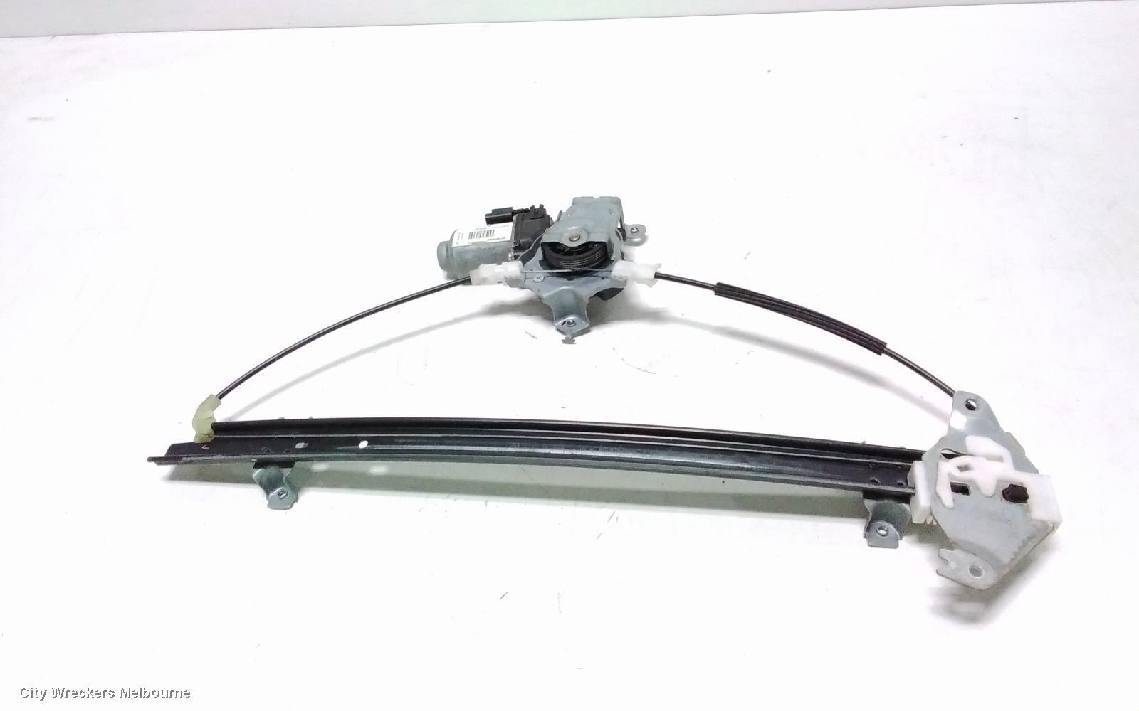 NISSAN NAVARA 2013 Right Front Window Reg/Motor