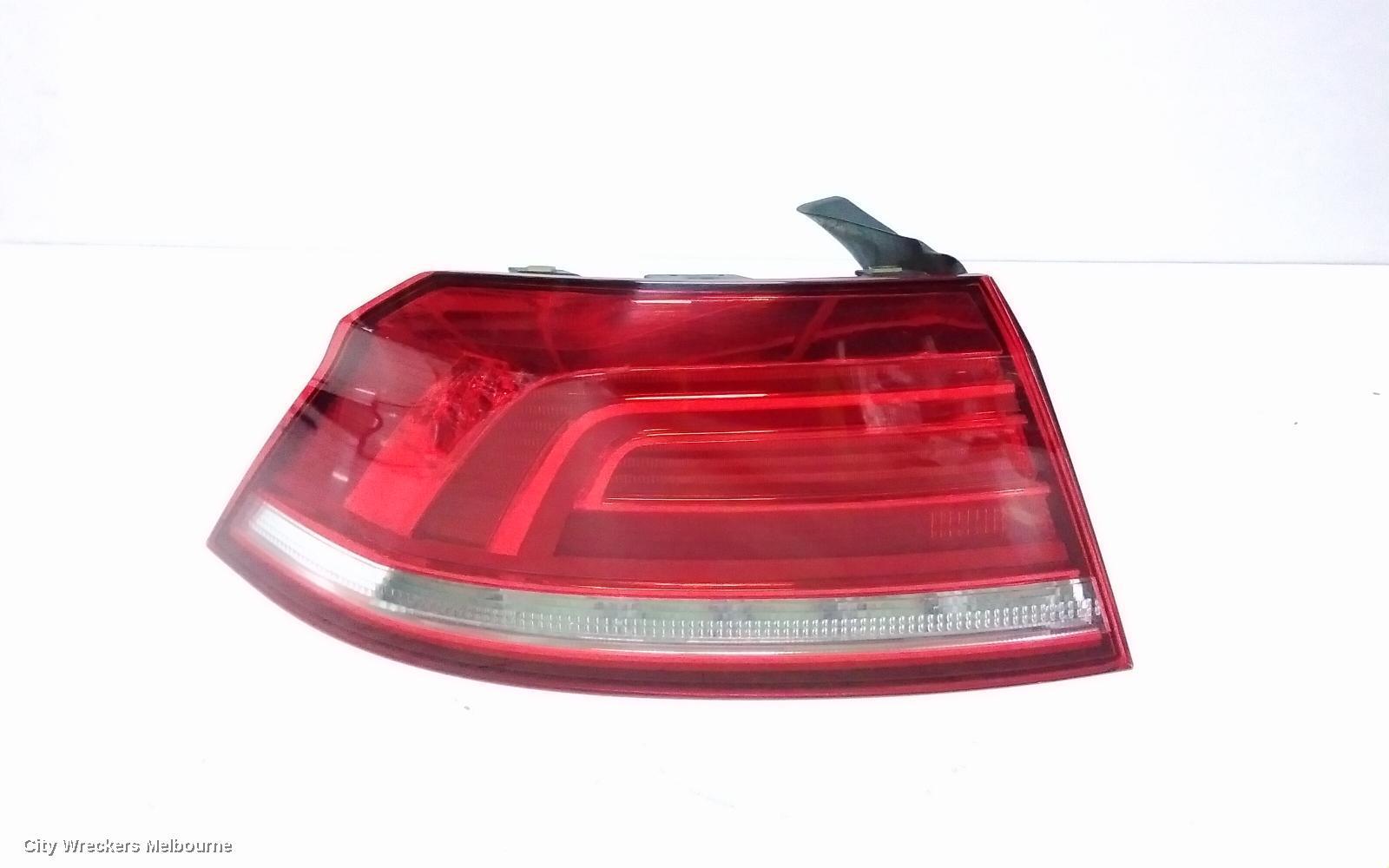 VOLKSWAGEN PASSAT 2016 Left Taillight