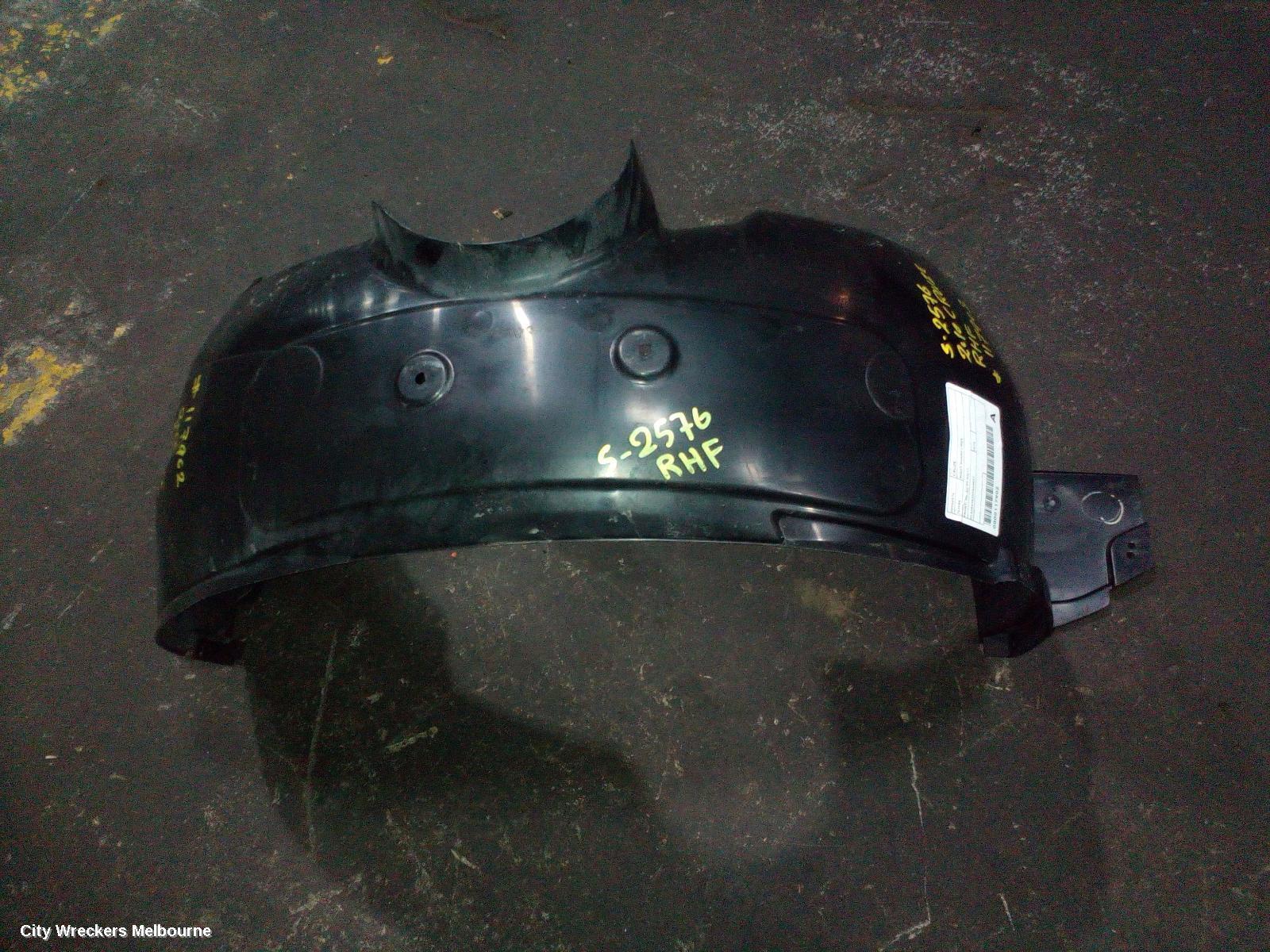 HOLDEN CRUZE 2010 Right Guard Liner