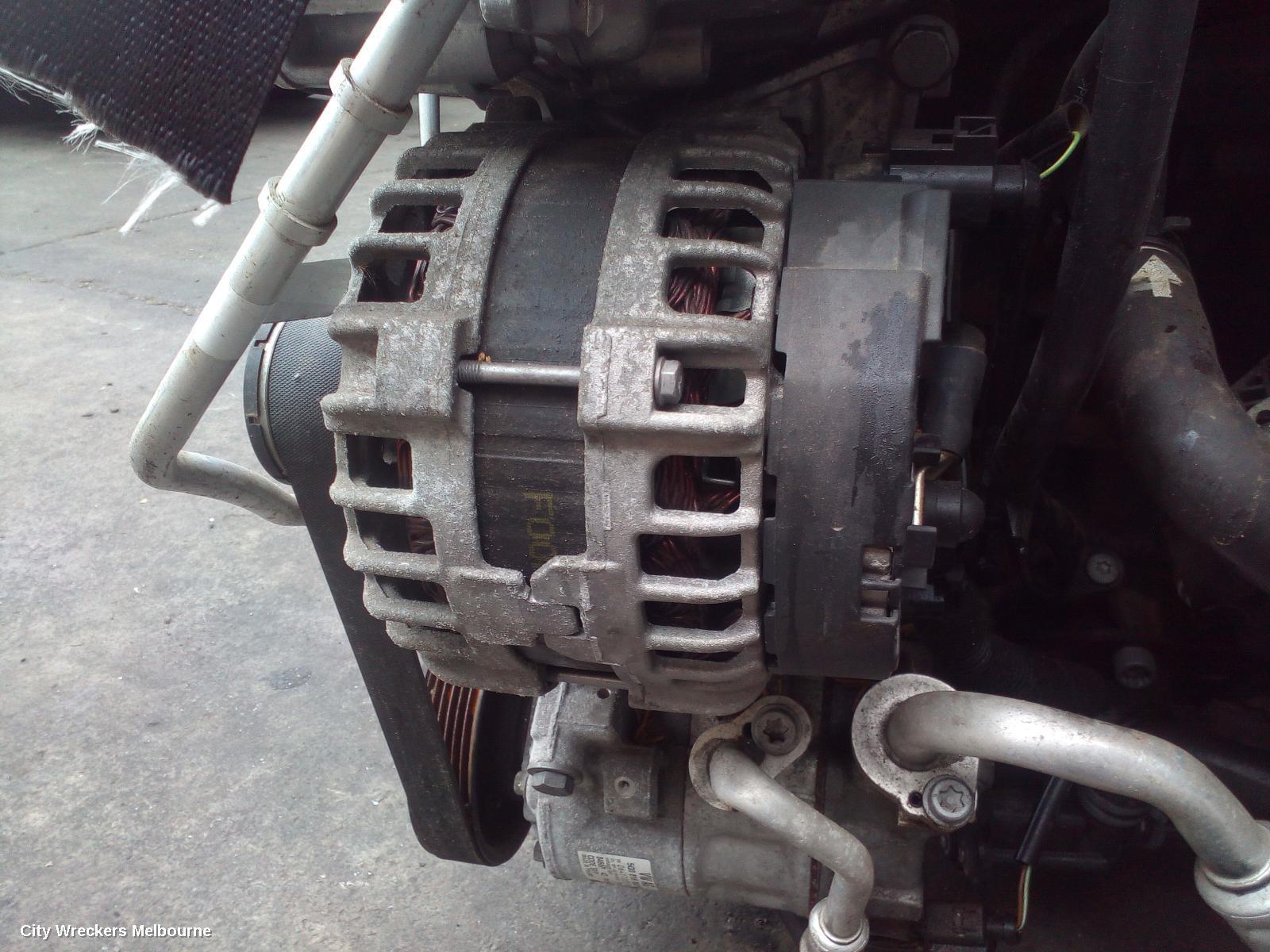 VOLKSWAGEN CRAFTER 2021 Alternator