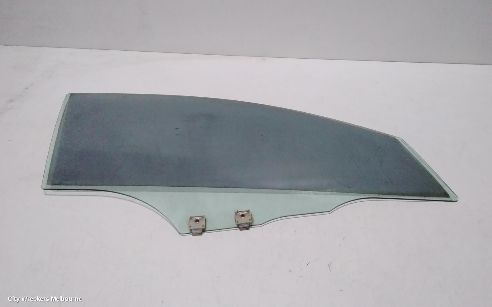 MAZDA 3 2006 Right Front Door Window