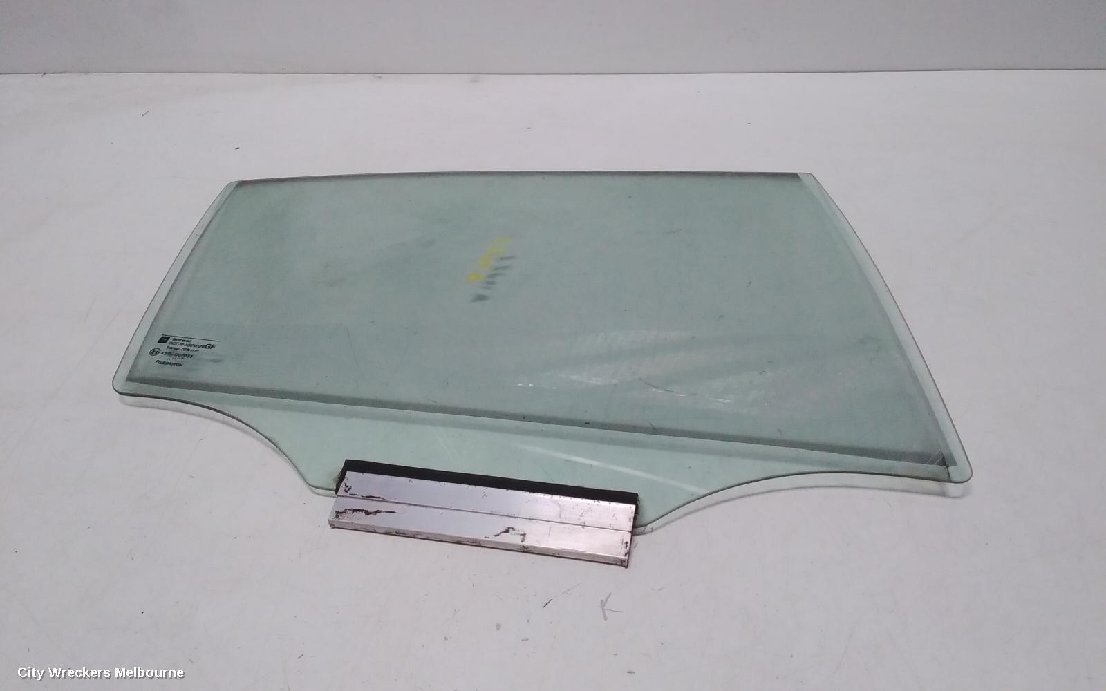 HOLDEN ASTRA 2004 Right Rear Door Window