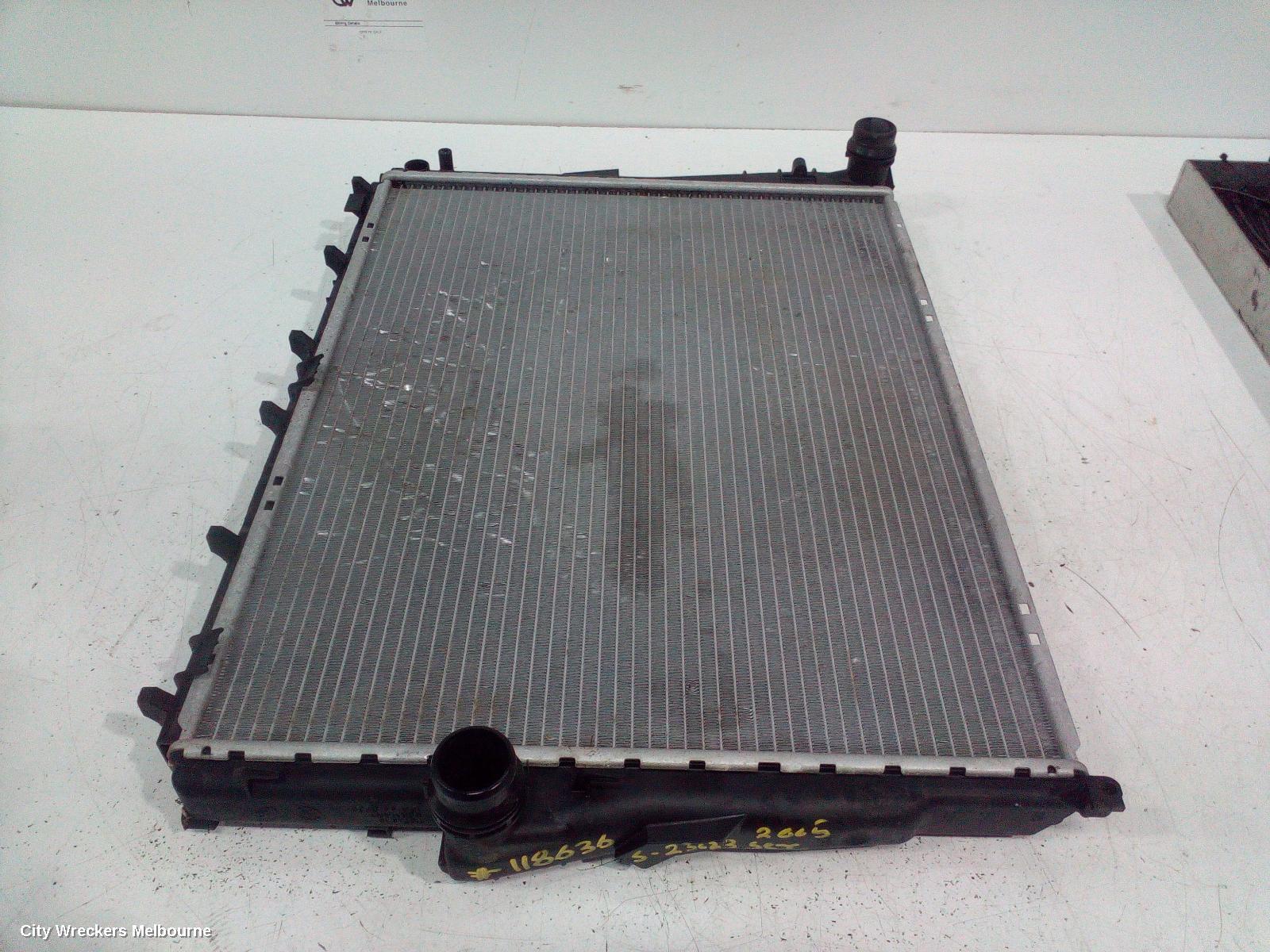 BMW 3 SERIES 2005 Radiator