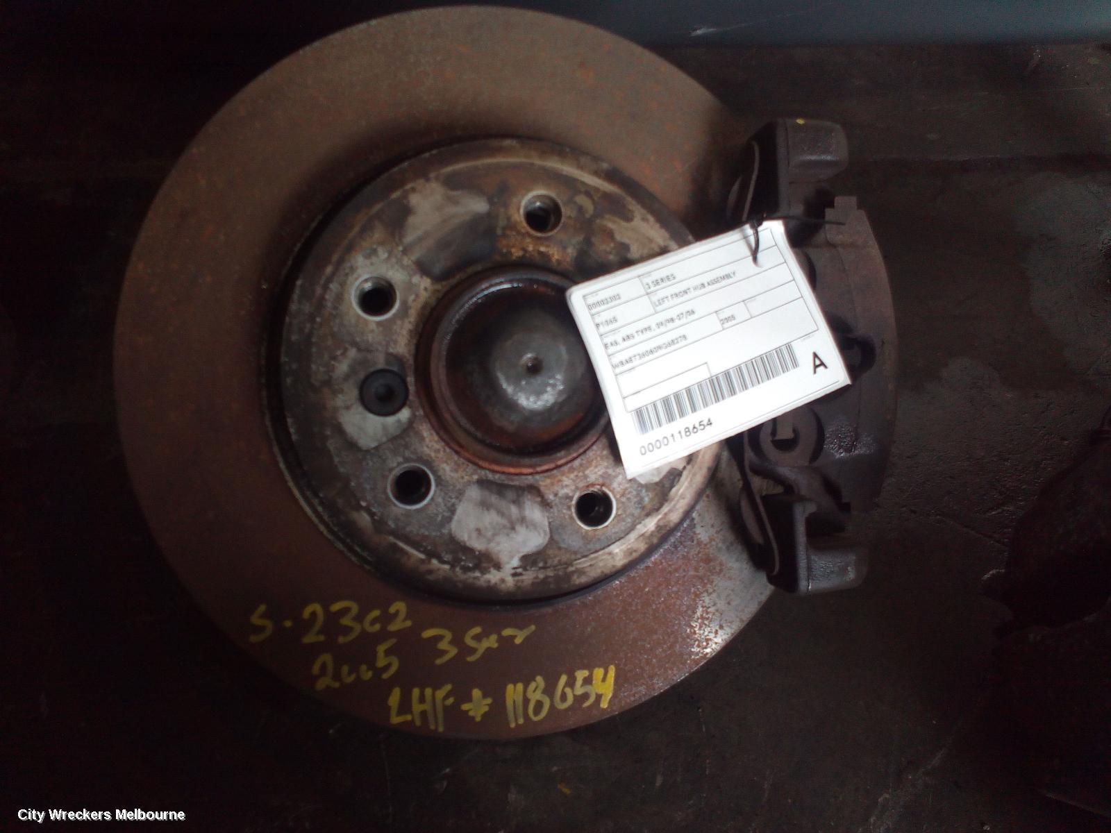 BMW 3 SERIES 2005 Left Front Hub Assembly