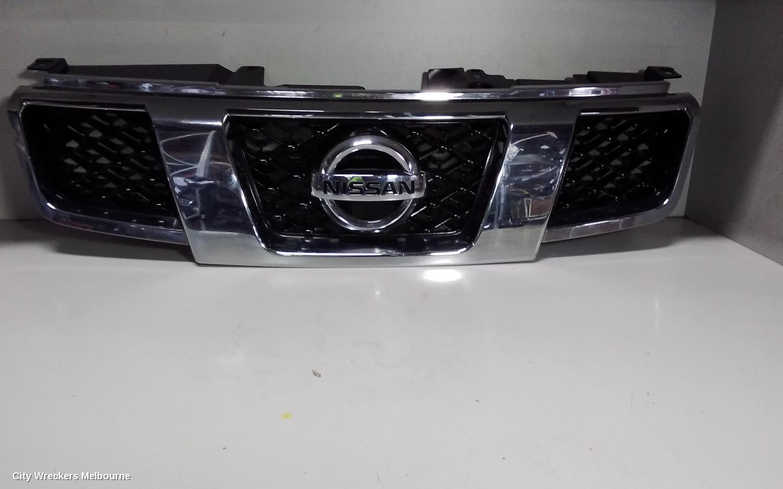 NISSAN XTRAIL 2012 Grille