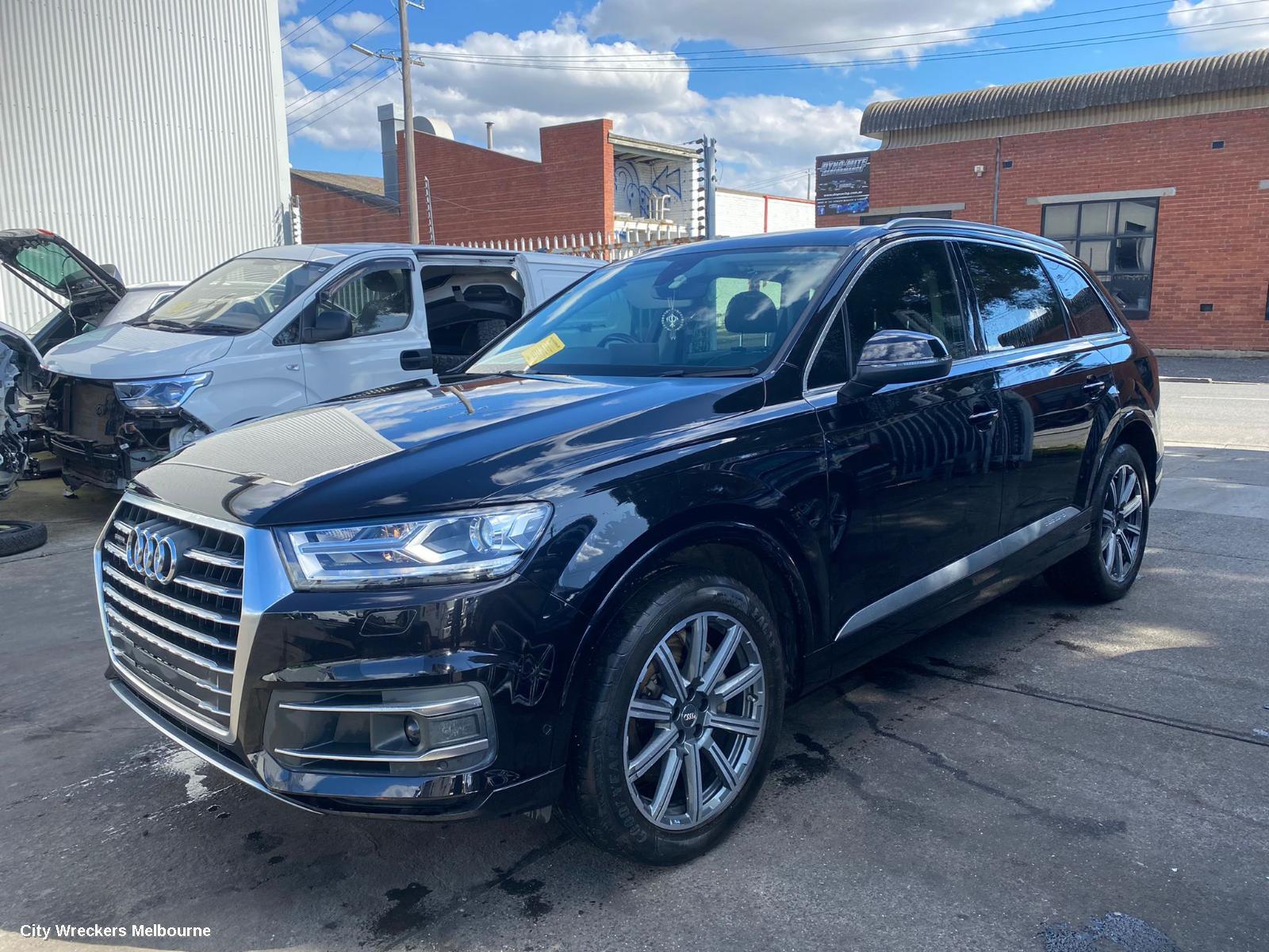 AUDI Q7 2017 Overflow Bottle