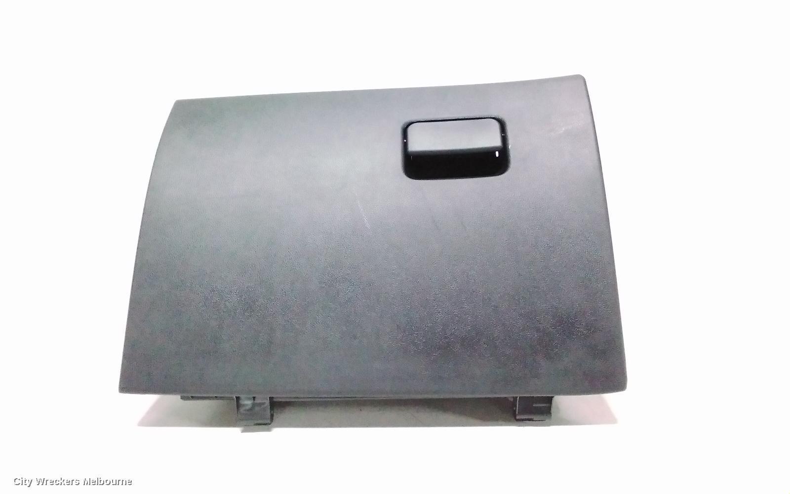 MITSUBISHI ASX 2021 Glove Box