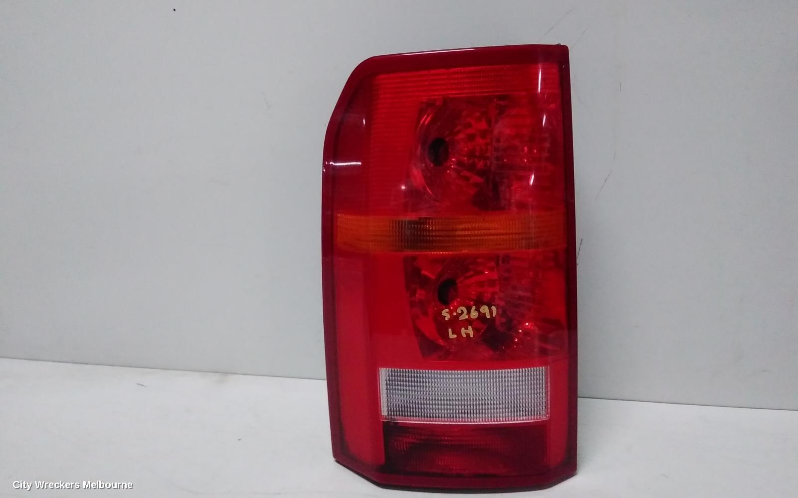 LAND ROVER DISCOVERY 2005 Left Taillight