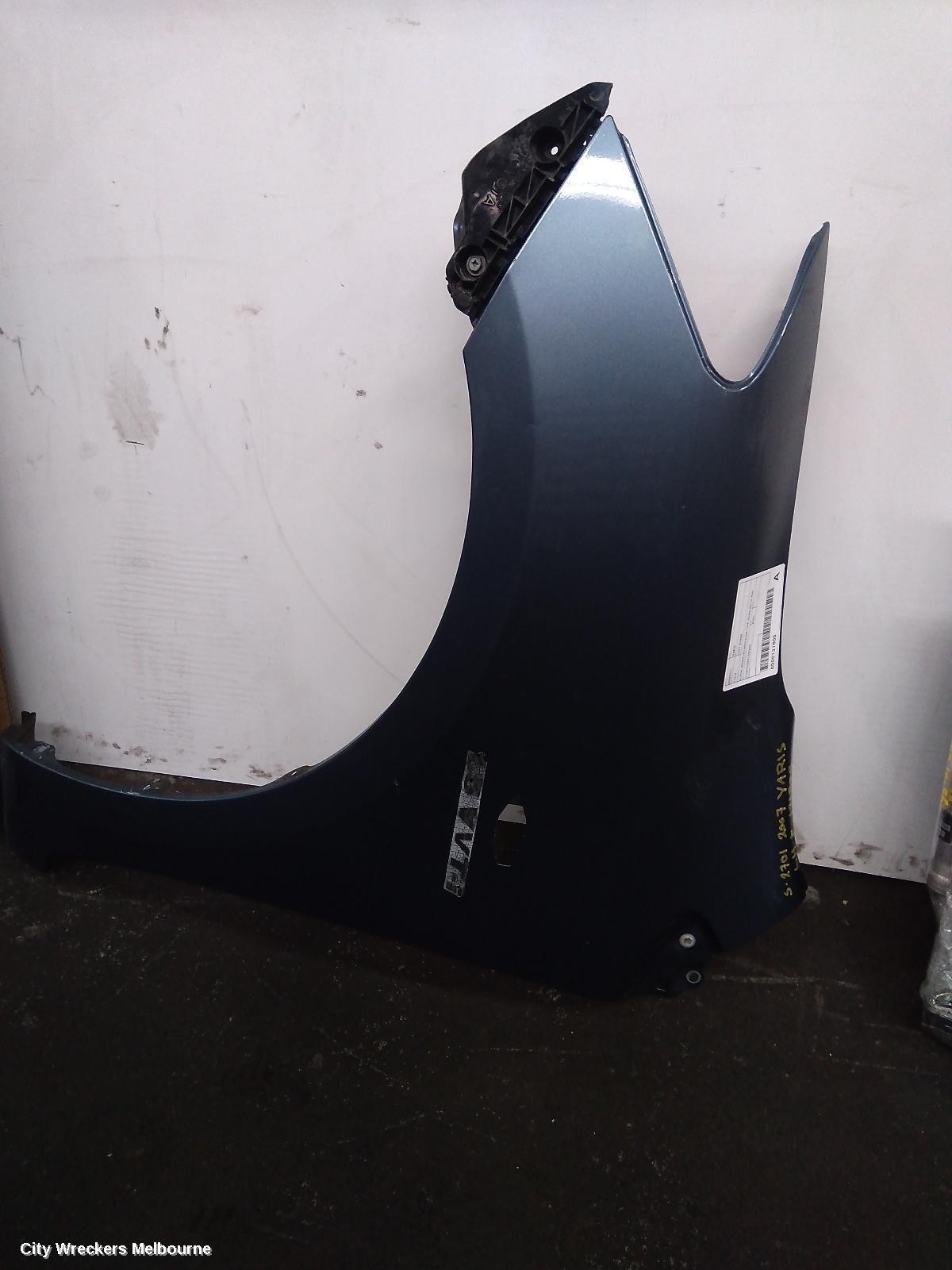 TOYOTA YARIS 2007 Left Guard