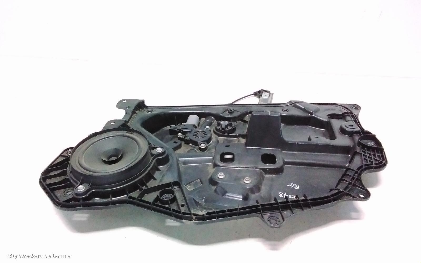 MAZDA CX8 2019 Right Front Window Reg/Motor