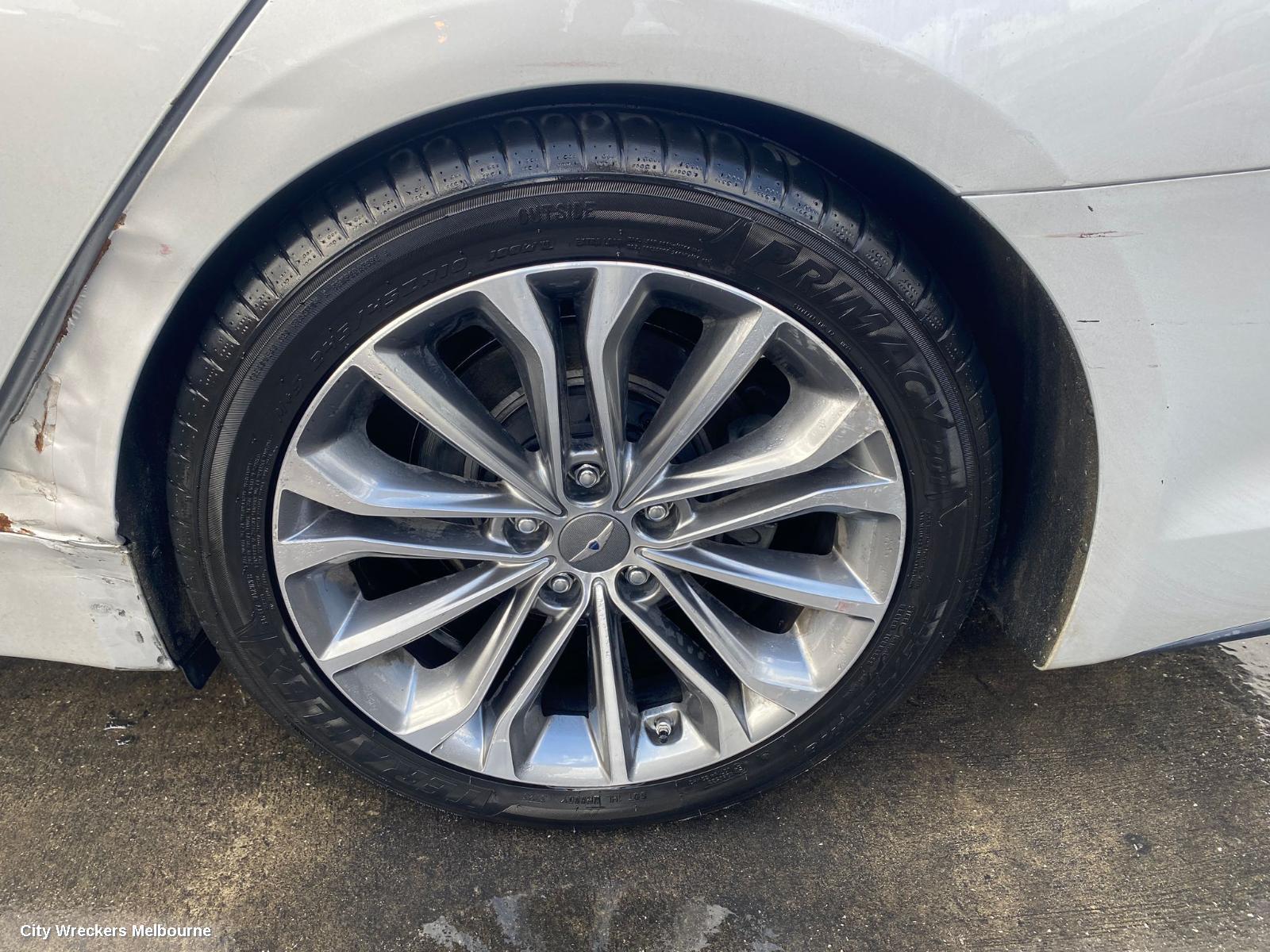 HYUNDAI GENESIS 2015 Wheel Mag