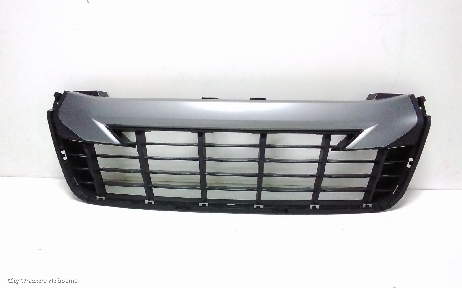 ISUZU DMAX 2022 Grille