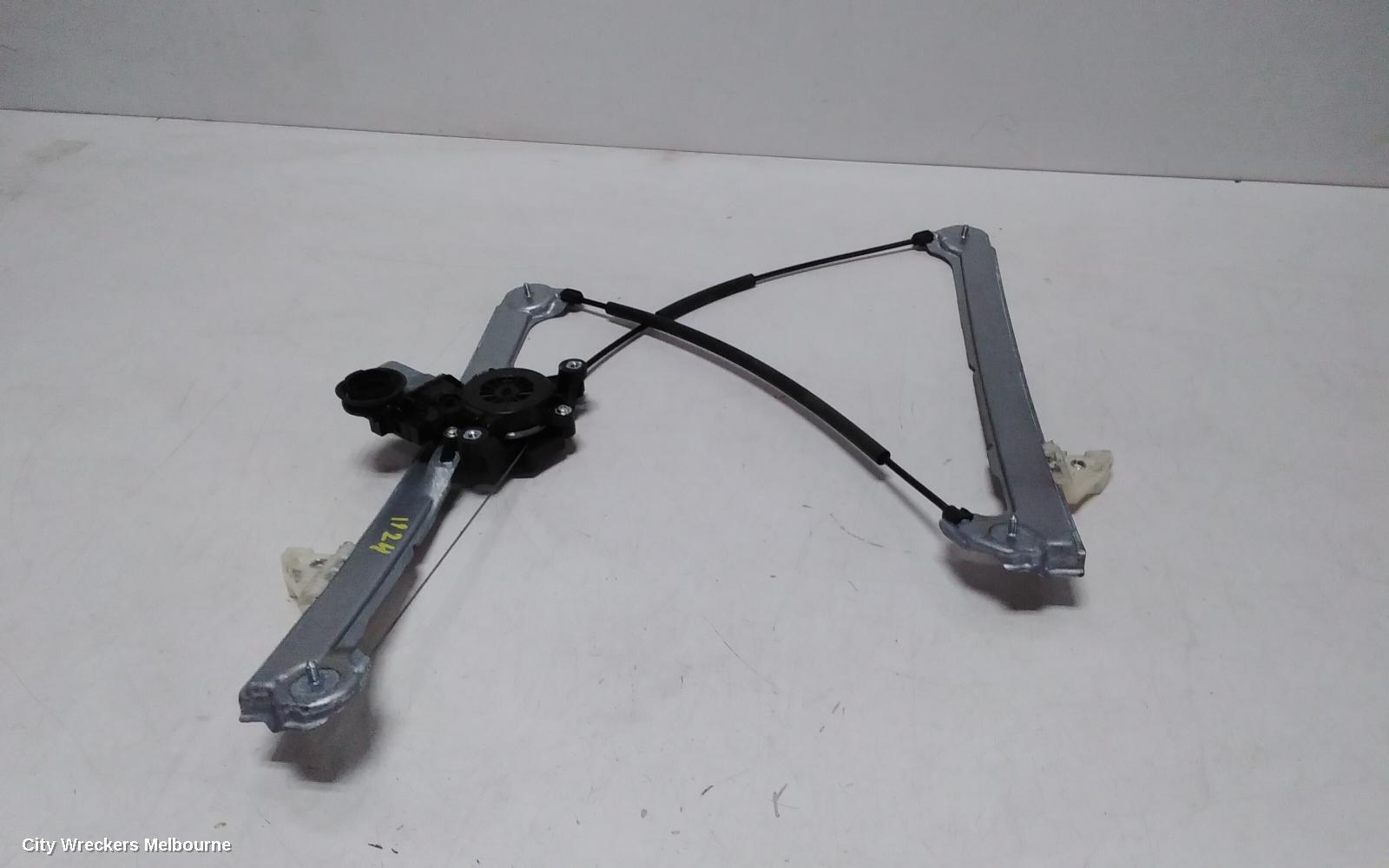 MAZDA 3 2021 Right Front Window Reg/Motor