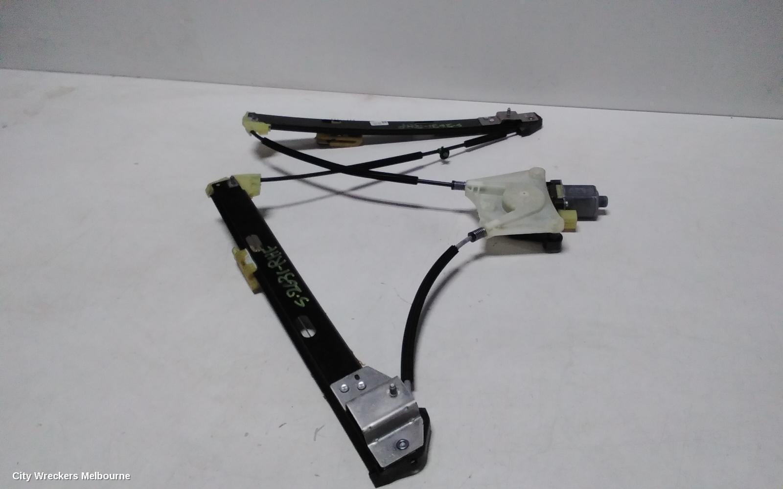 VOLKSWAGEN T-ROC 2021 Right Front Window Reg/Motor