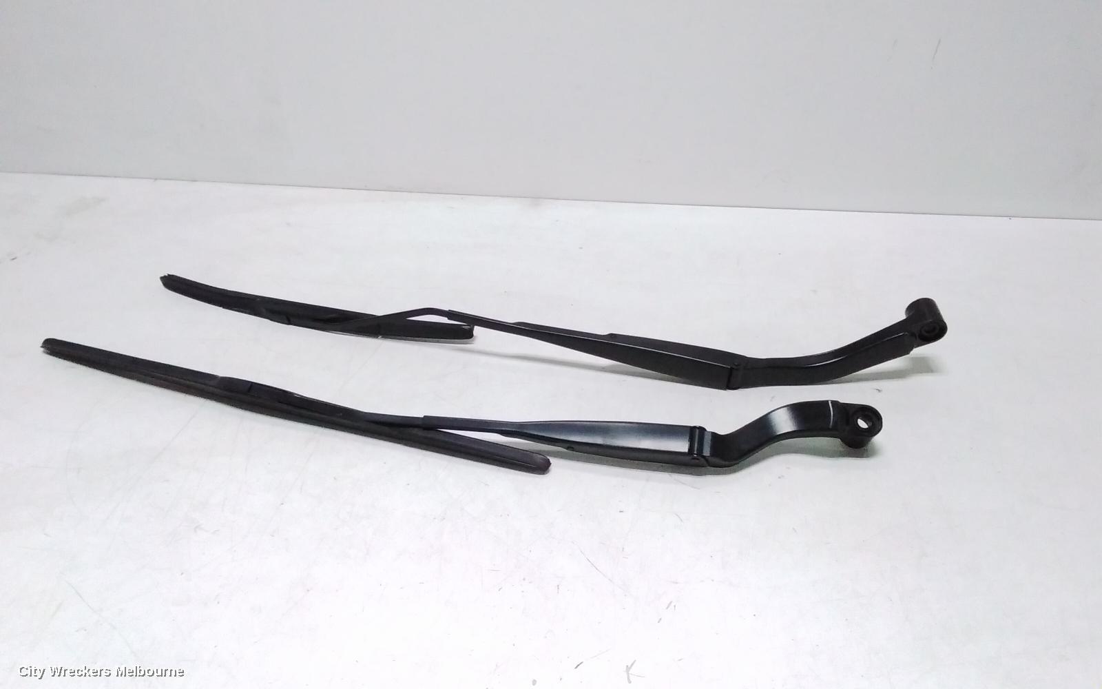 ISUZU DMAX 2022 Wiper Arm