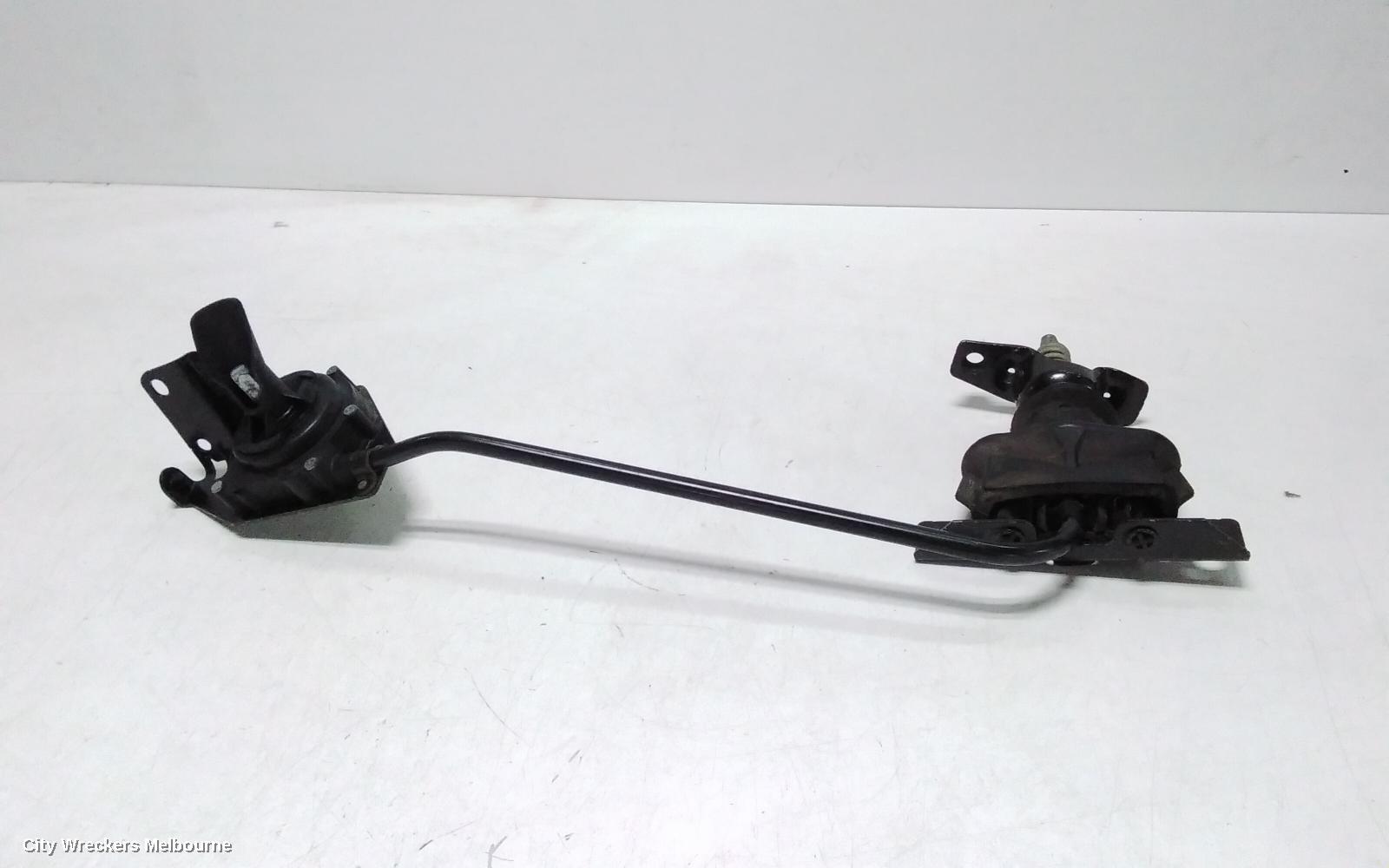 VOLKSWAGEN AMAROK 2013 Spare Wheel Carrier