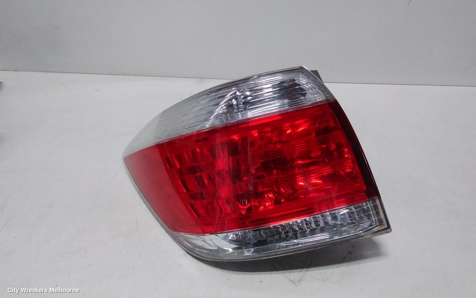 TOYOTA KLUGER 2013 Left Taillight