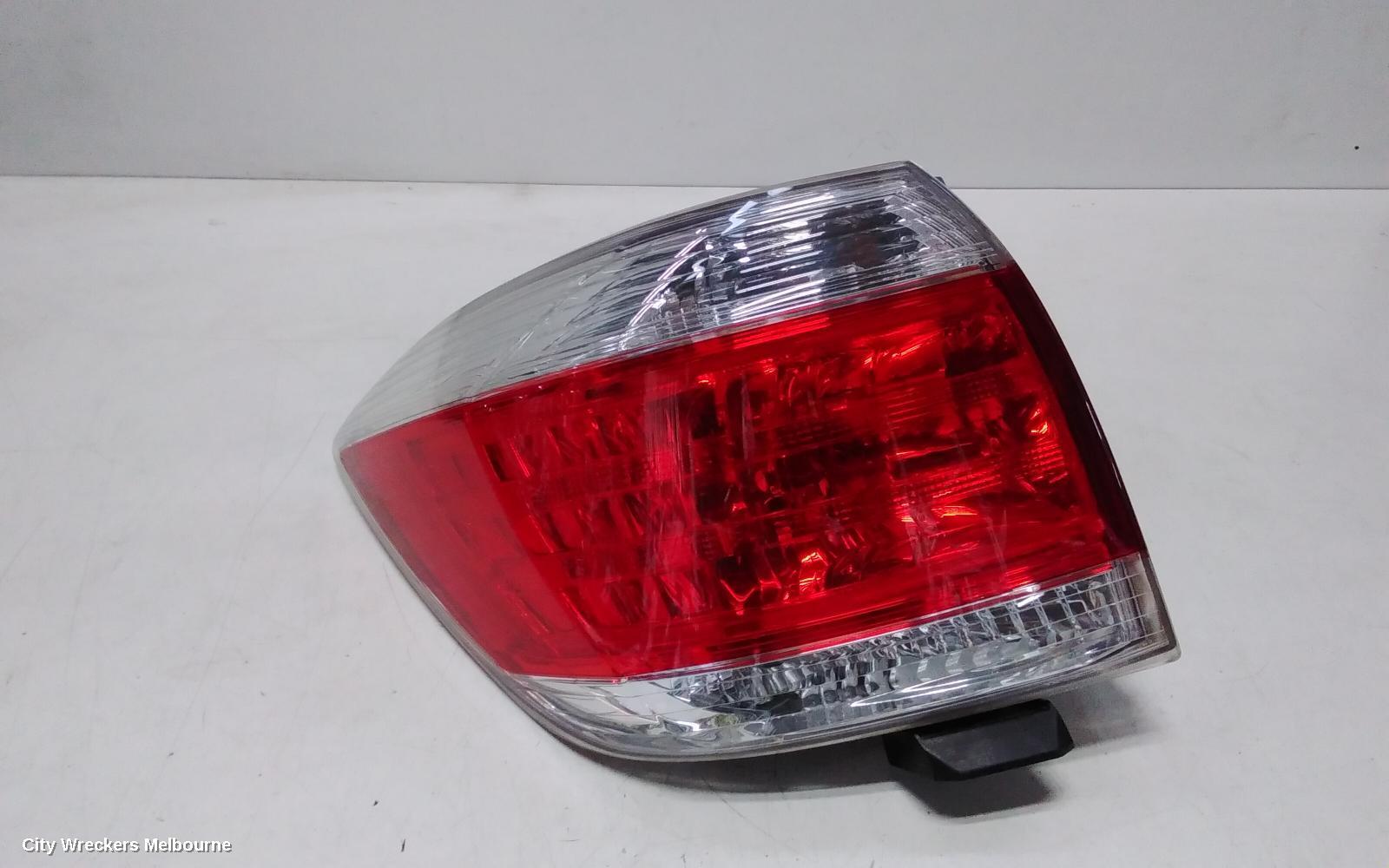 TOYOTA KLUGER 2013 Left Taillight