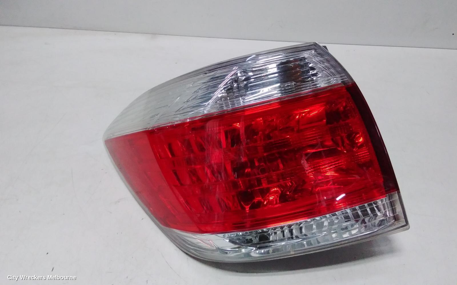 TOYOTA KLUGER 2013 Left Taillight