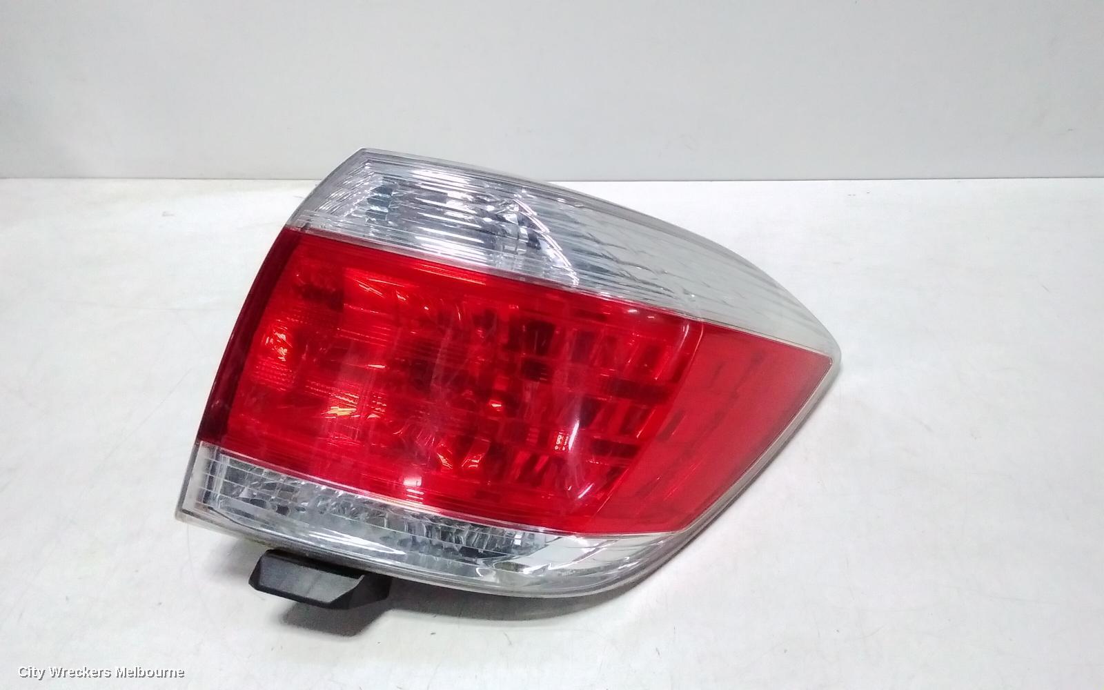 TOYOTA KLUGER 2013 Right Taillight