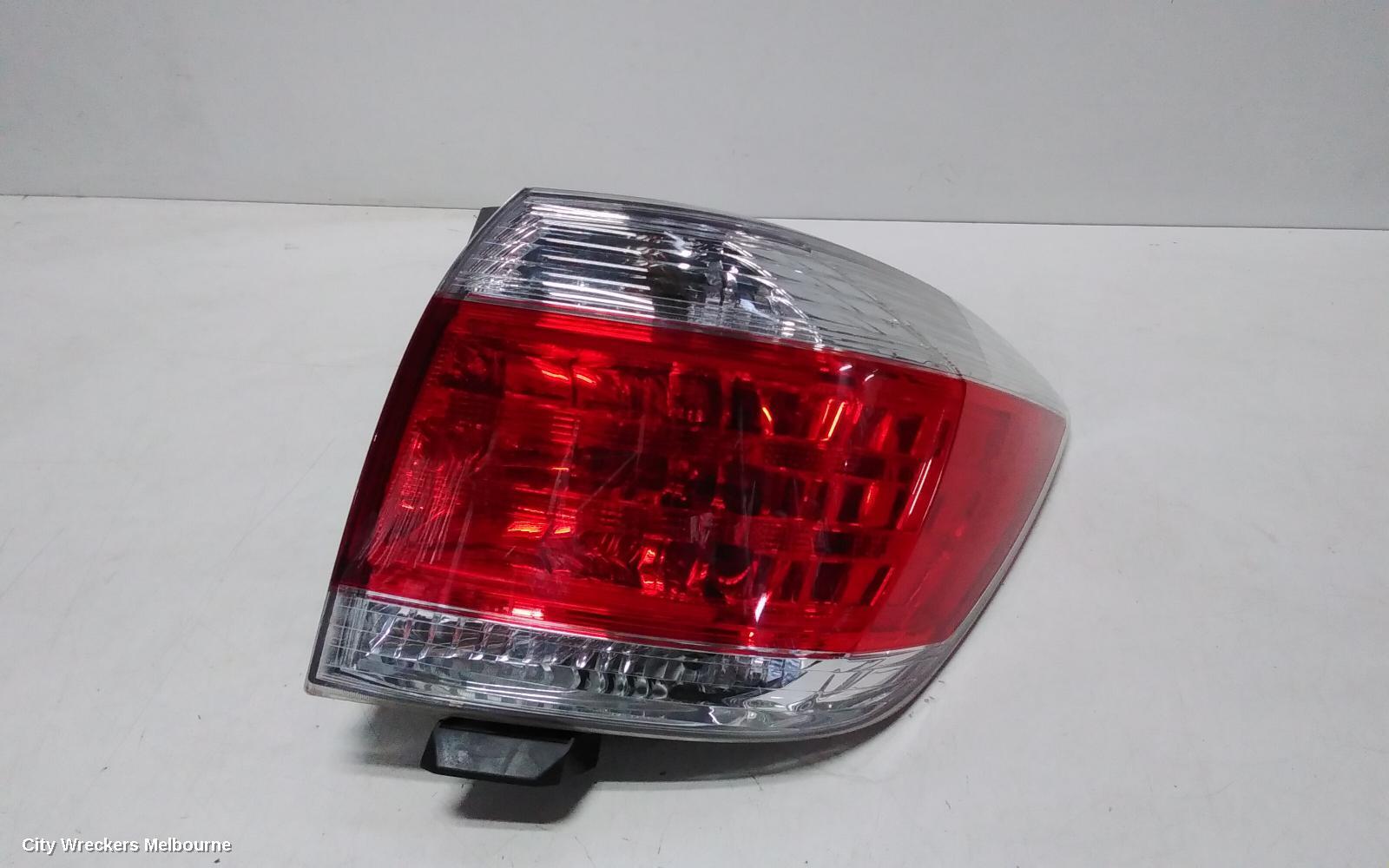 TOYOTA KLUGER 2013 Right Taillight