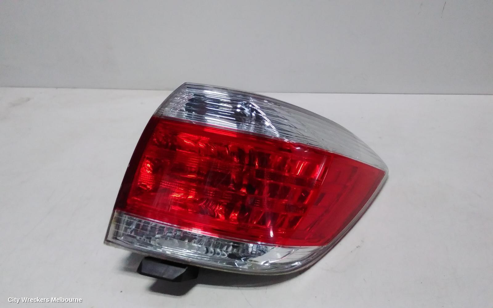 TOYOTA KLUGER 2013 Right Taillight