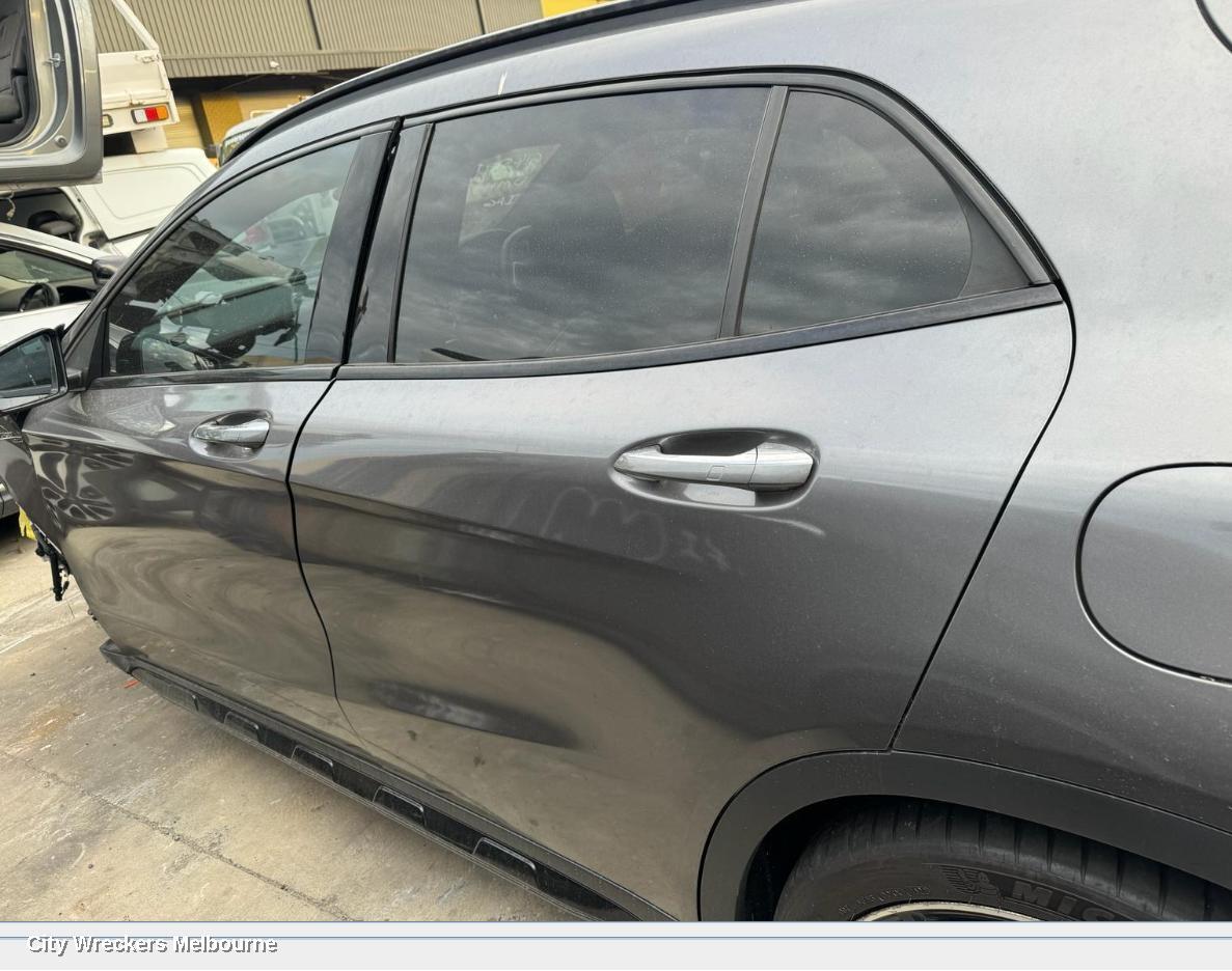 MERCEDES GLA CLASS 2020 Left Front Door Window