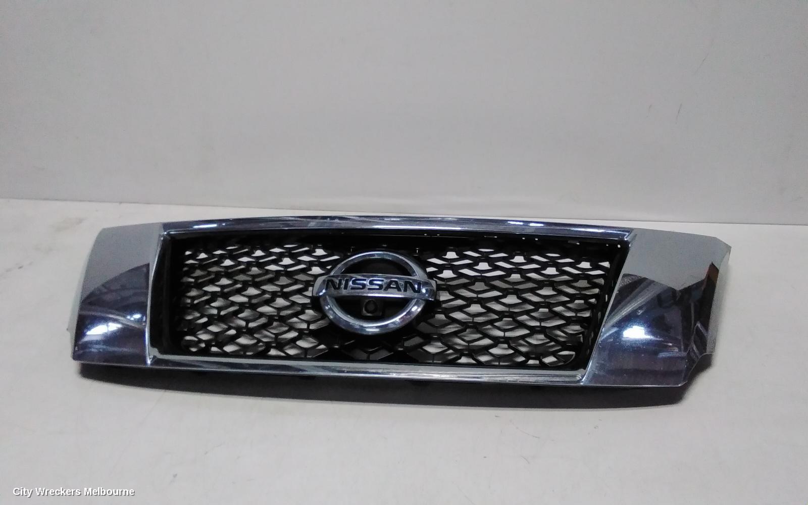 NISSAN PATHFINDER 2013 Grille